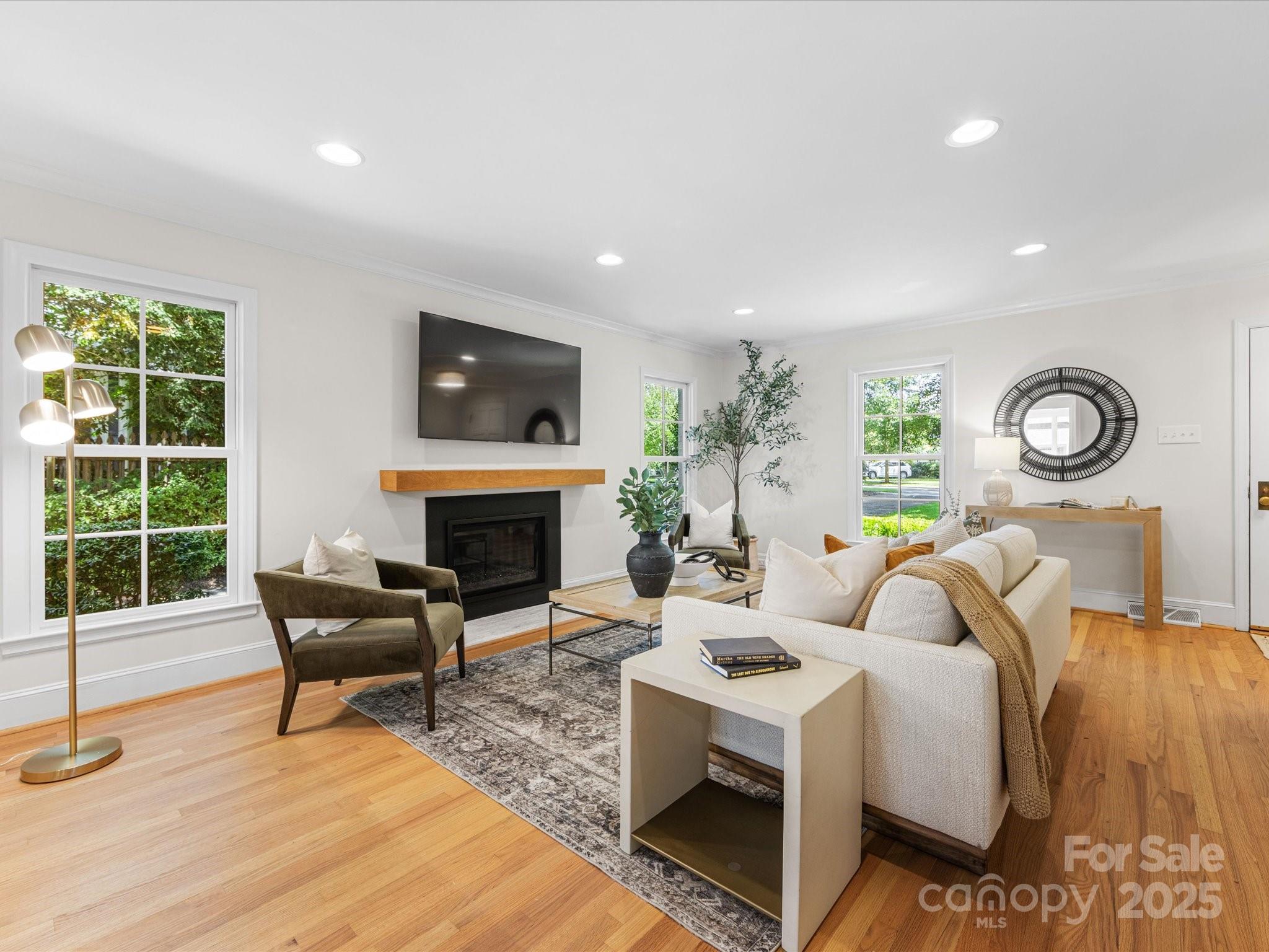 2118 Sharon Road