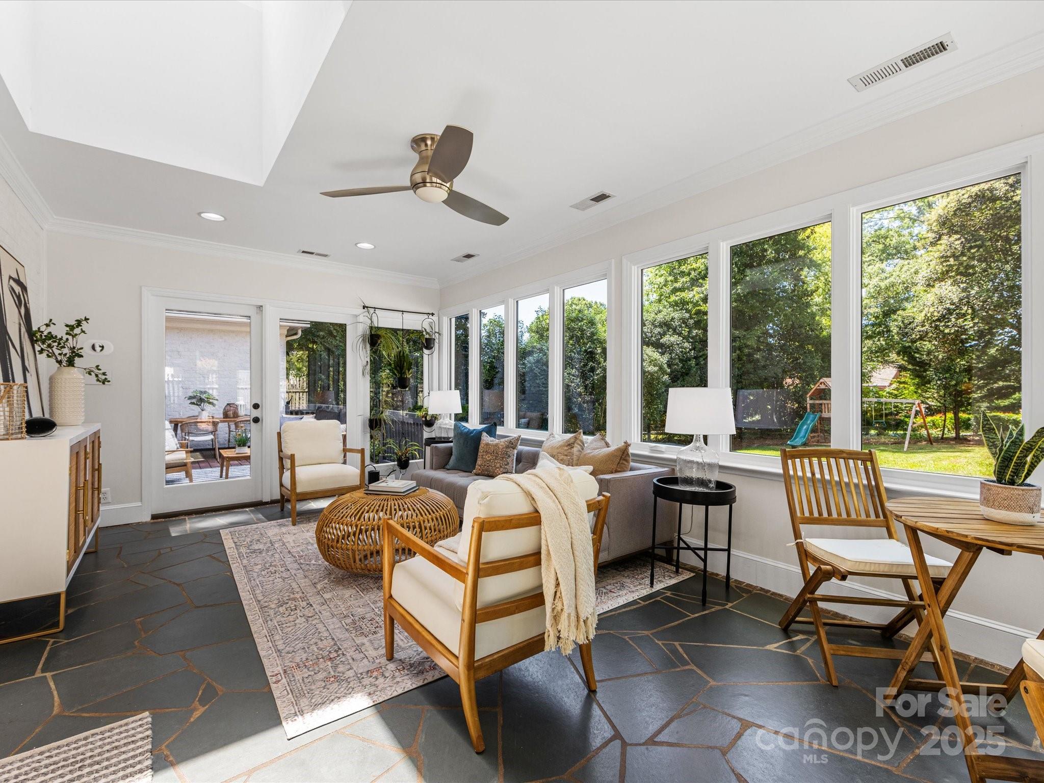 2118 Sharon Road