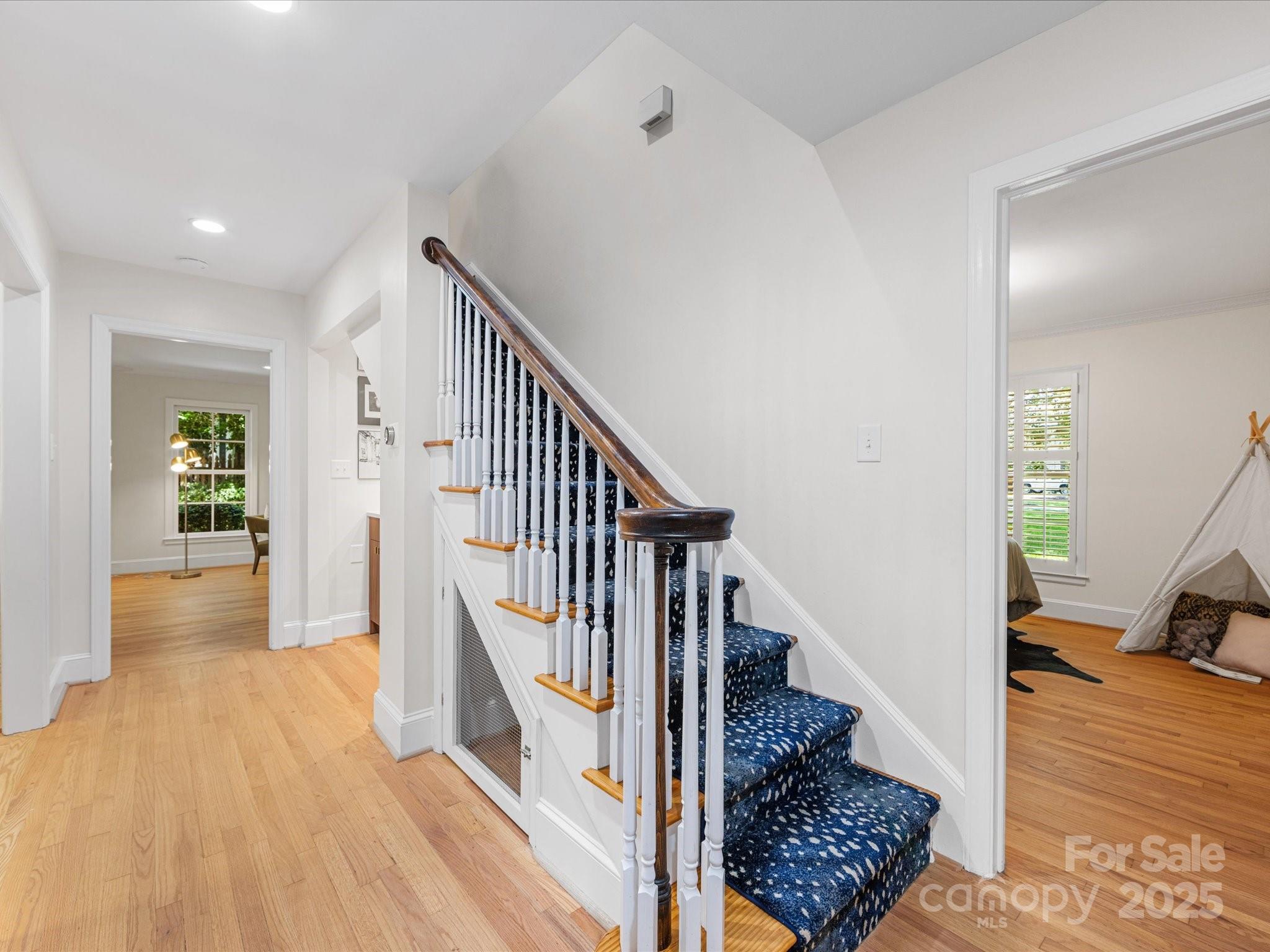 2118 Sharon Road