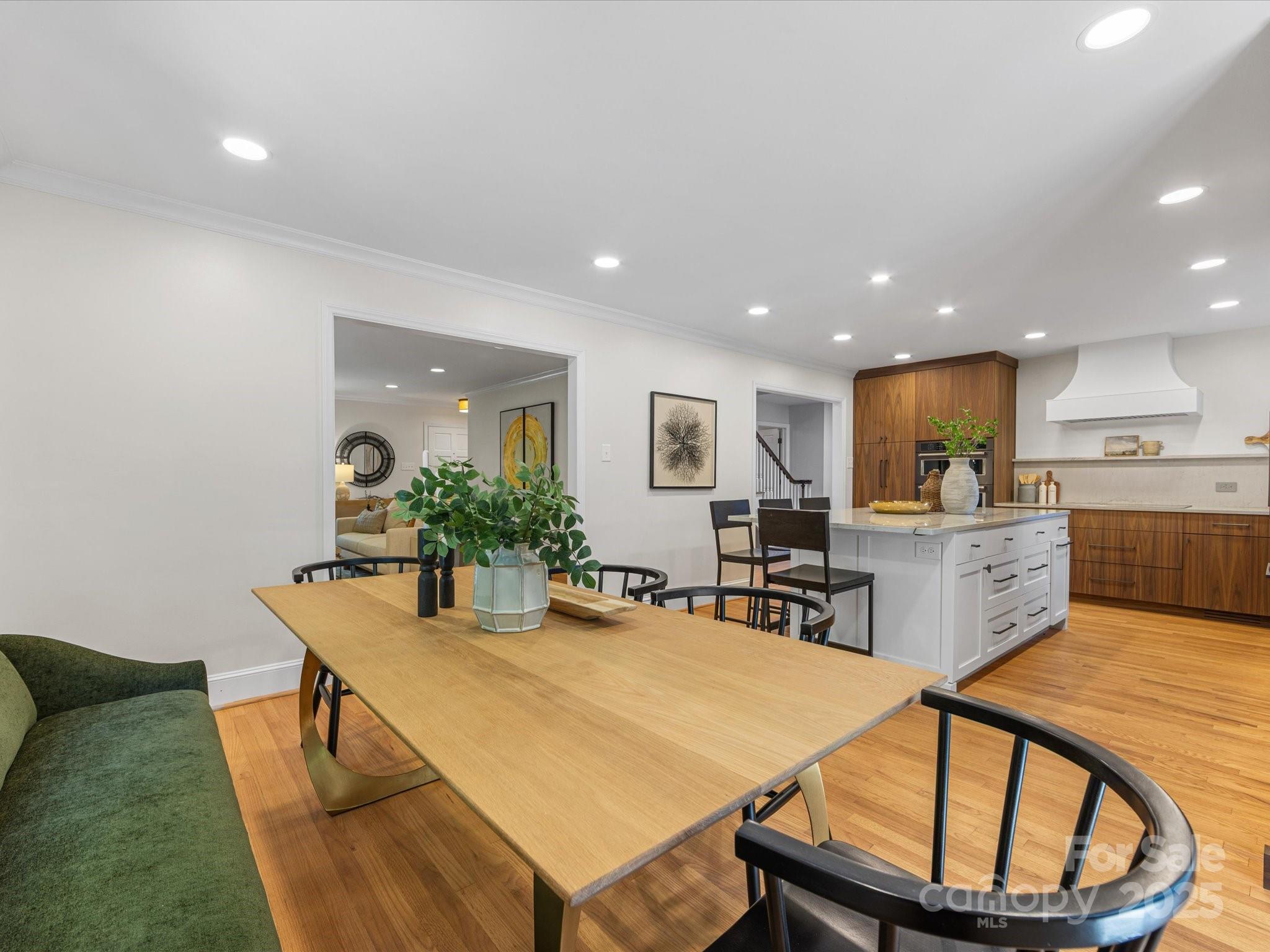 2118 Sharon Road