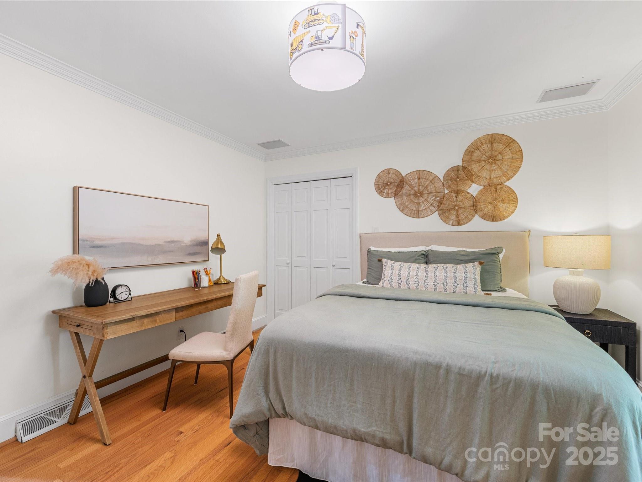 2118 Sharon Road