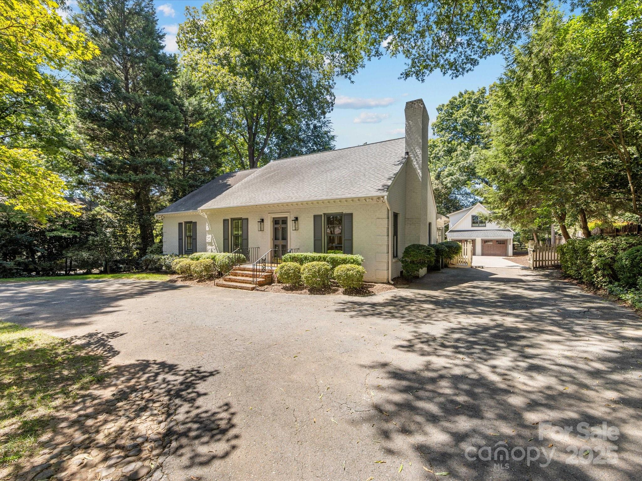 2118 Sharon Road