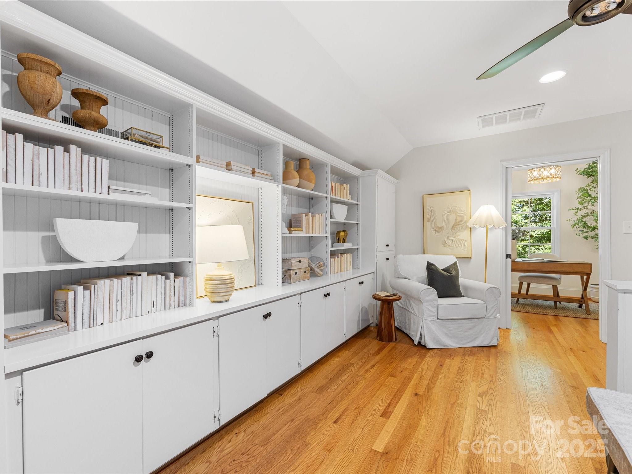 2118 Sharon Road