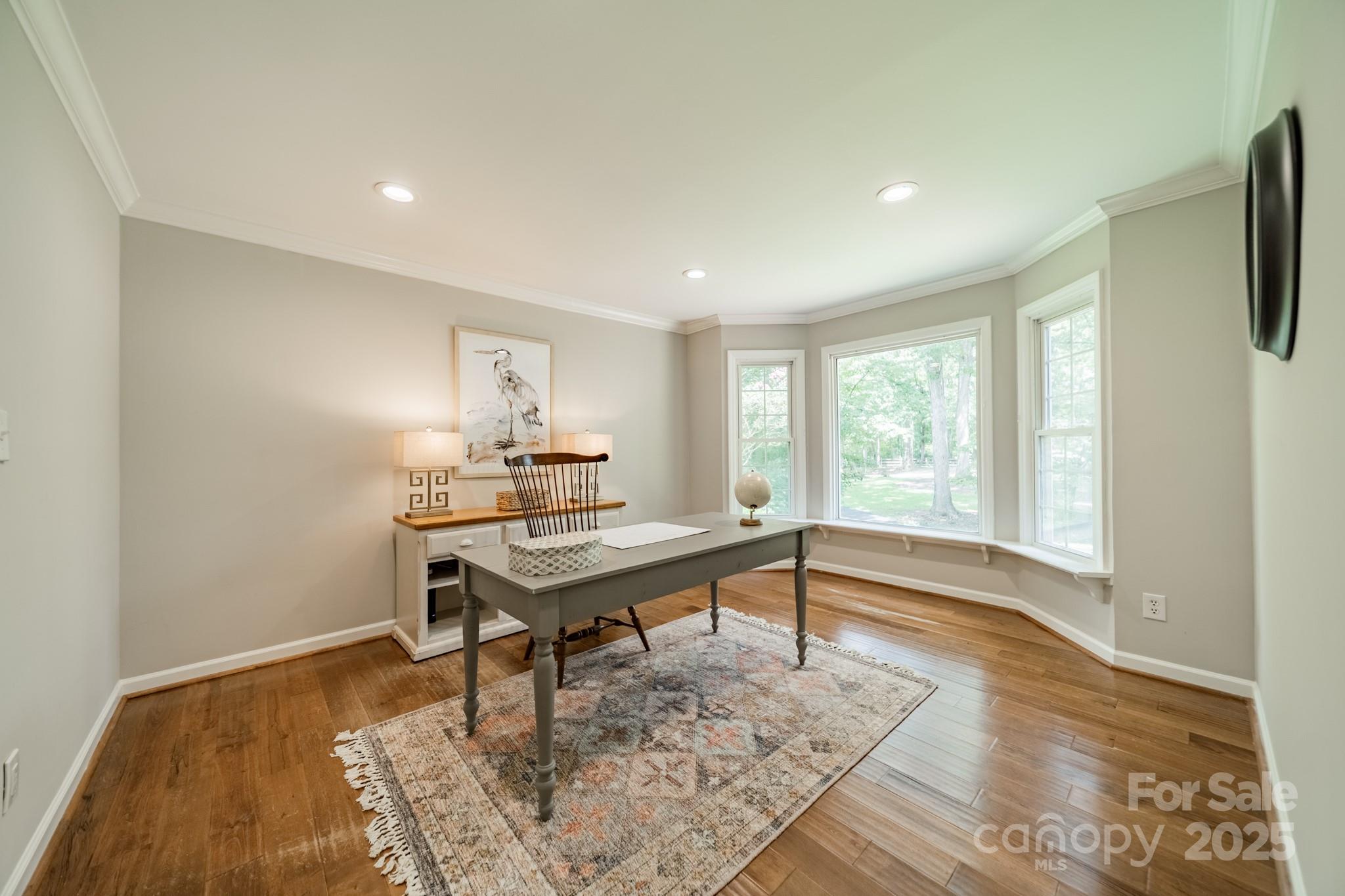 8504 Viking Drive