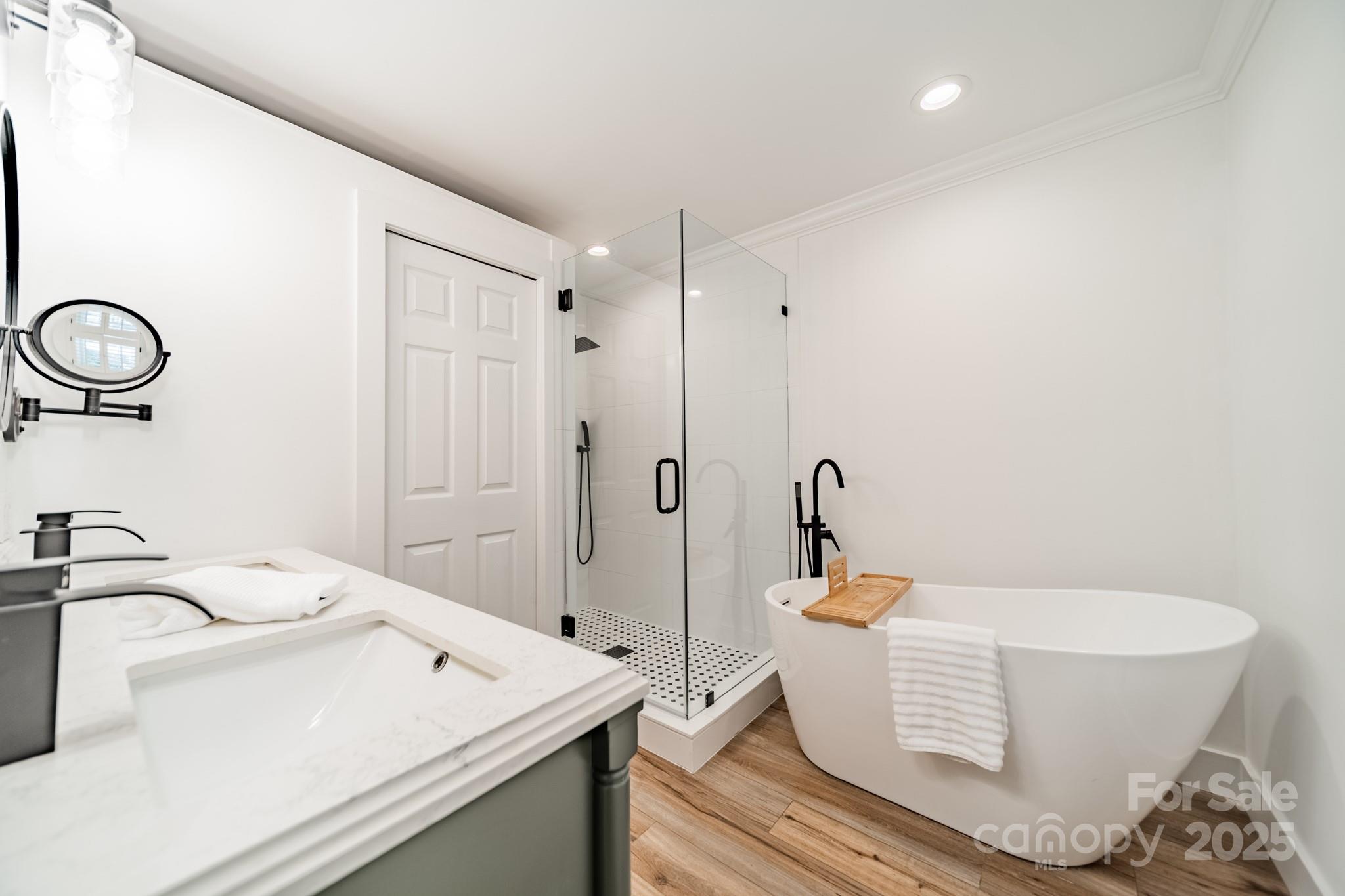 8504 Viking Drive