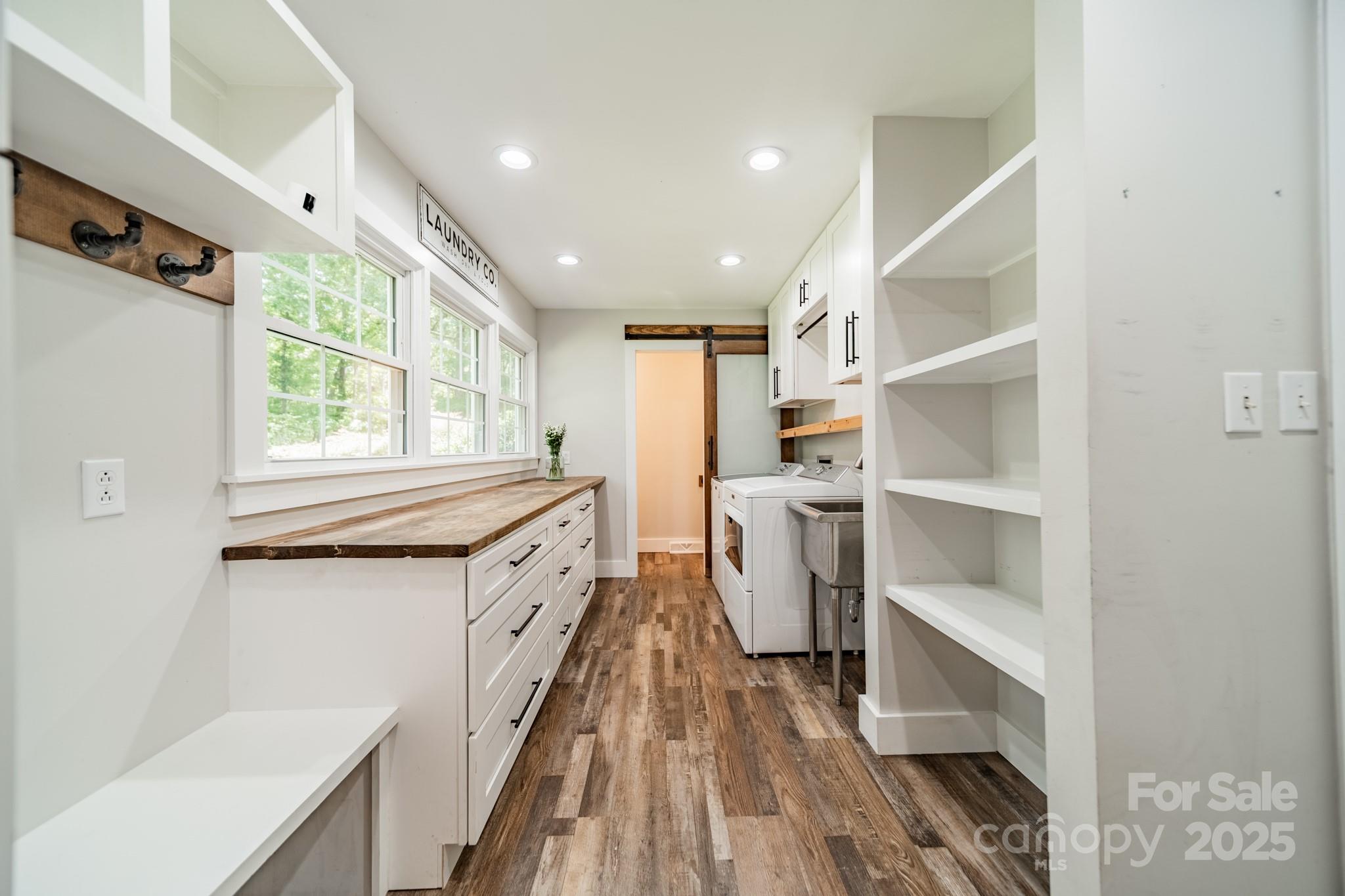 8504 Viking Drive