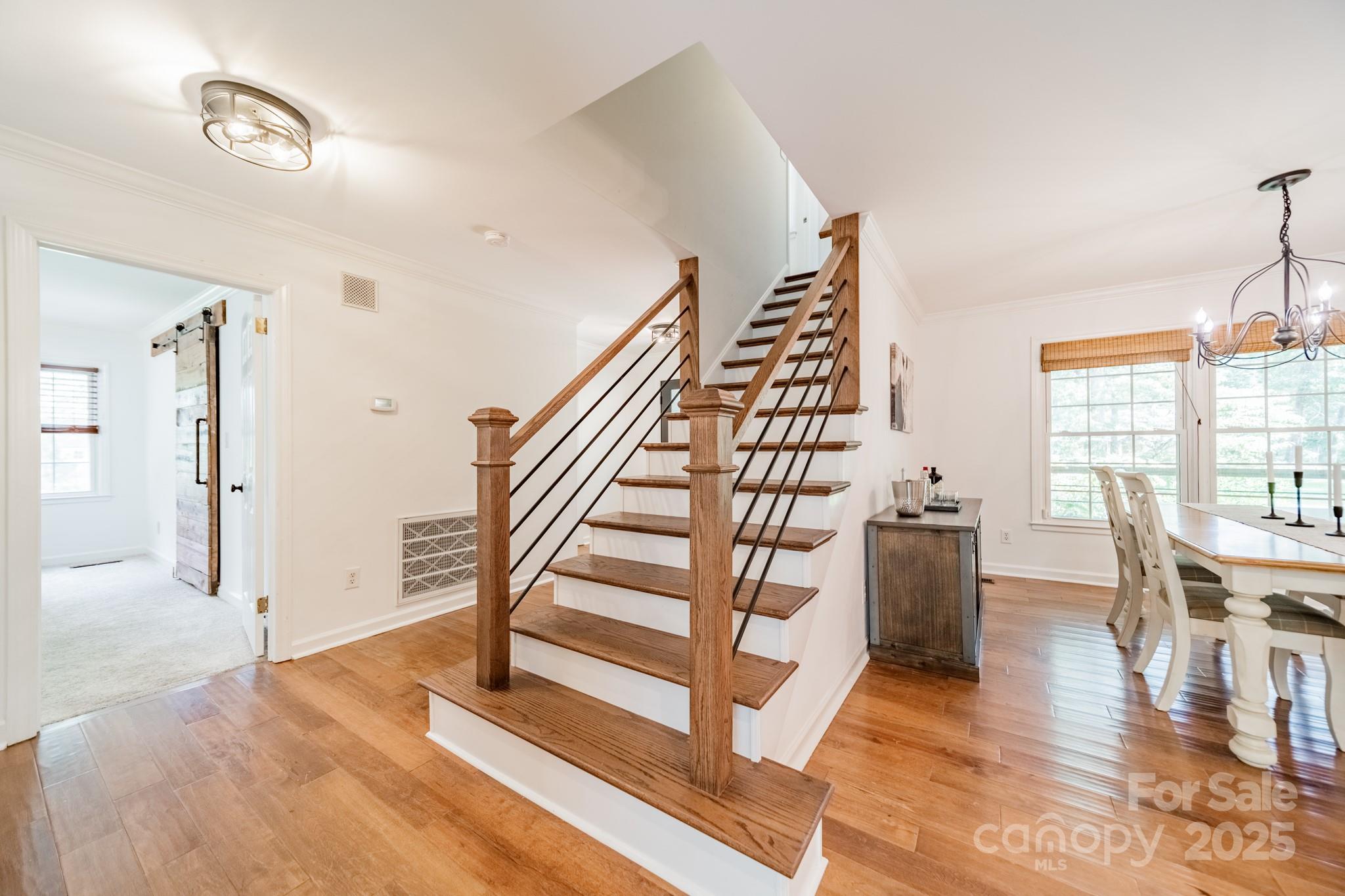 8504 Viking Drive