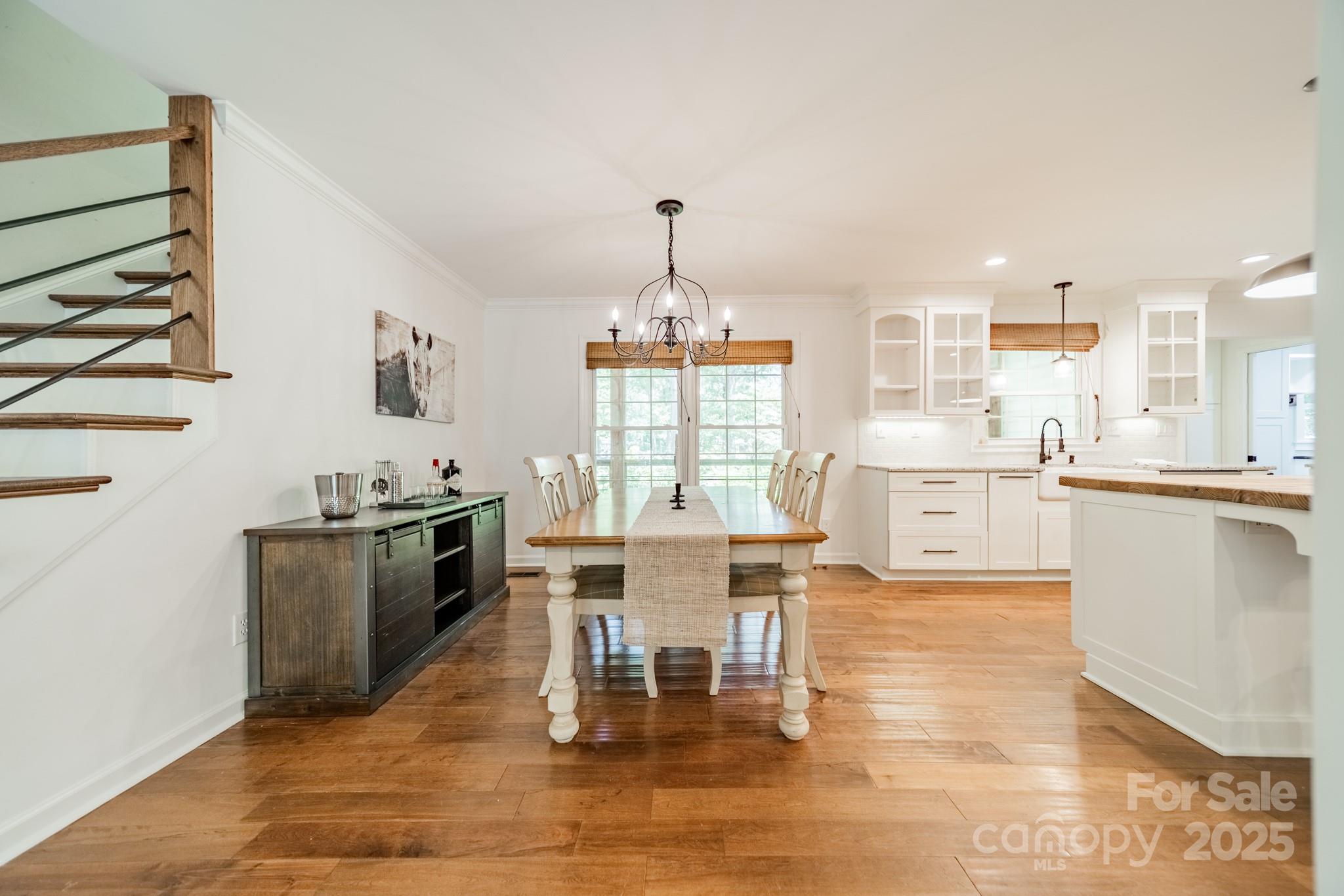 8504 Viking Drive
