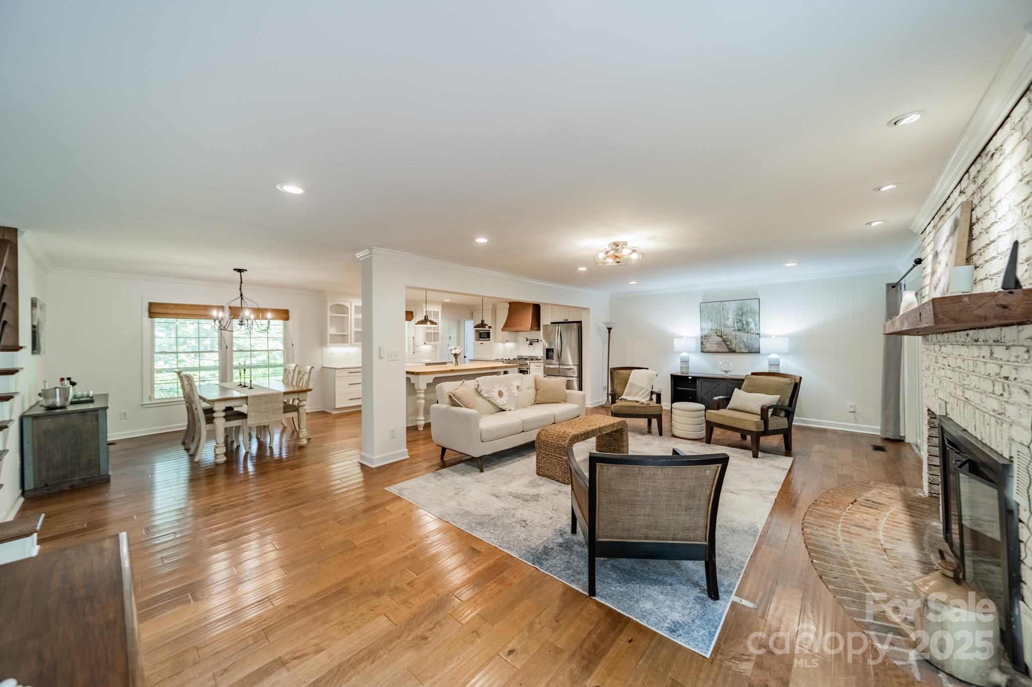 8504 Viking Drive