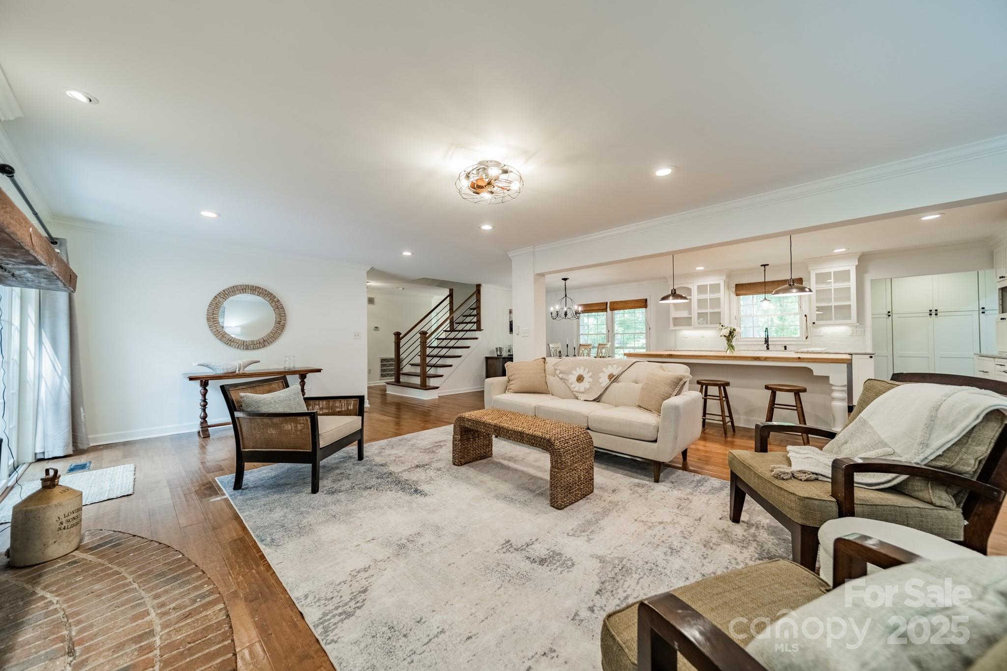 8504 Viking Drive