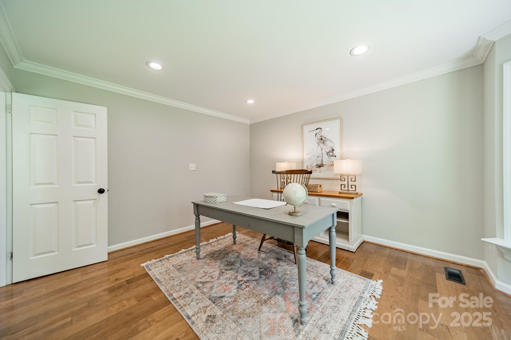 8504 Viking Drive