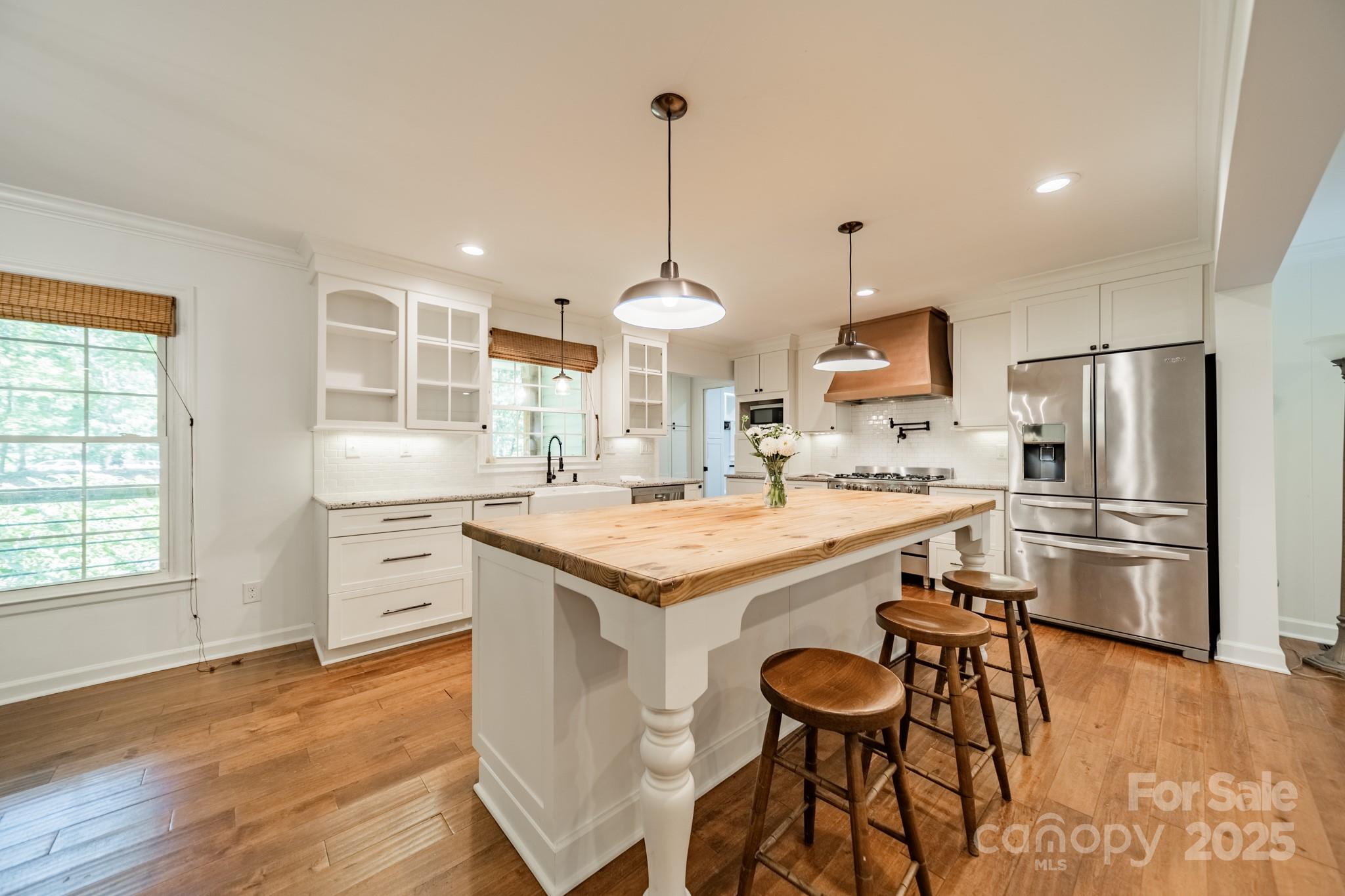 8504 Viking Drive