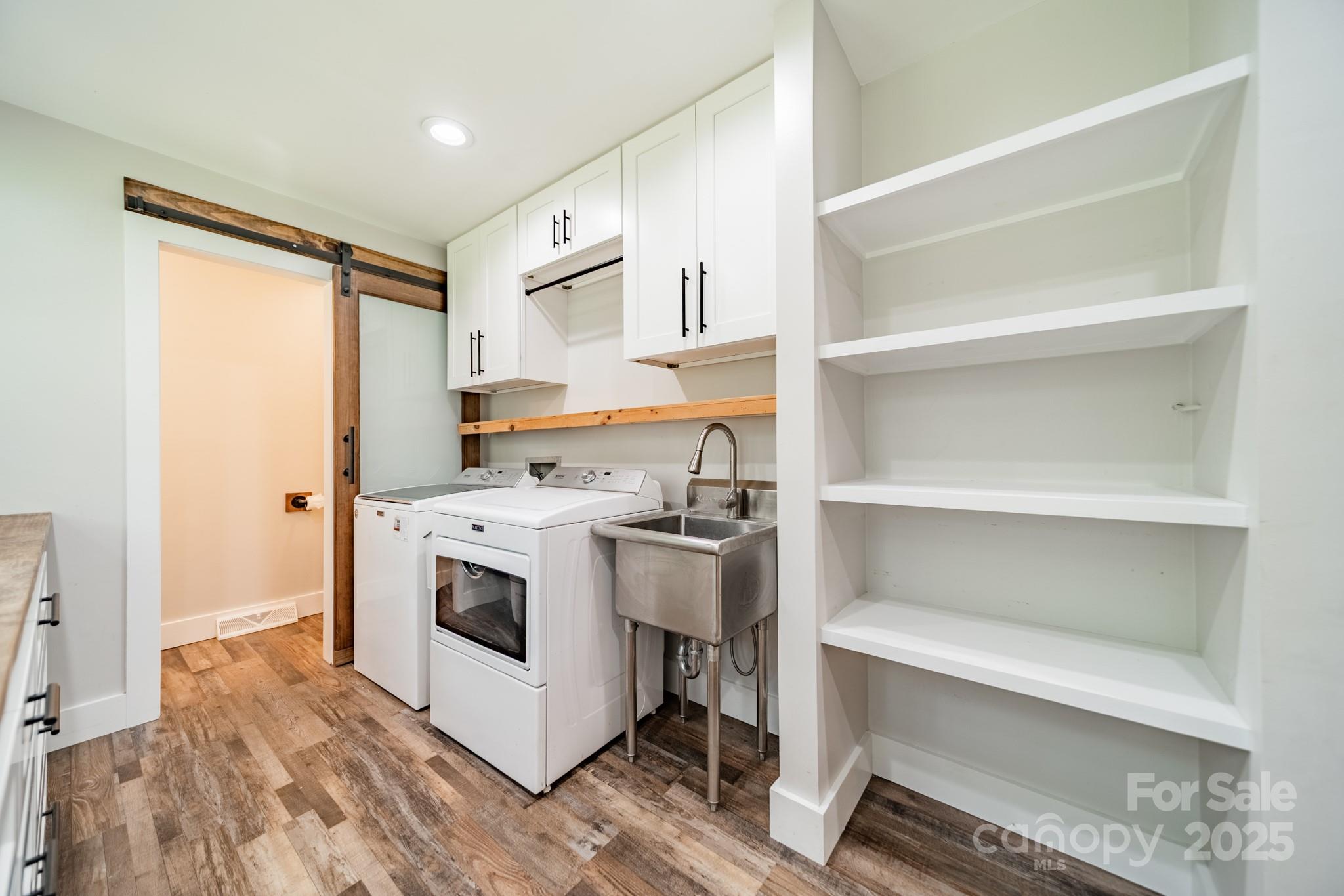 8504 Viking Drive