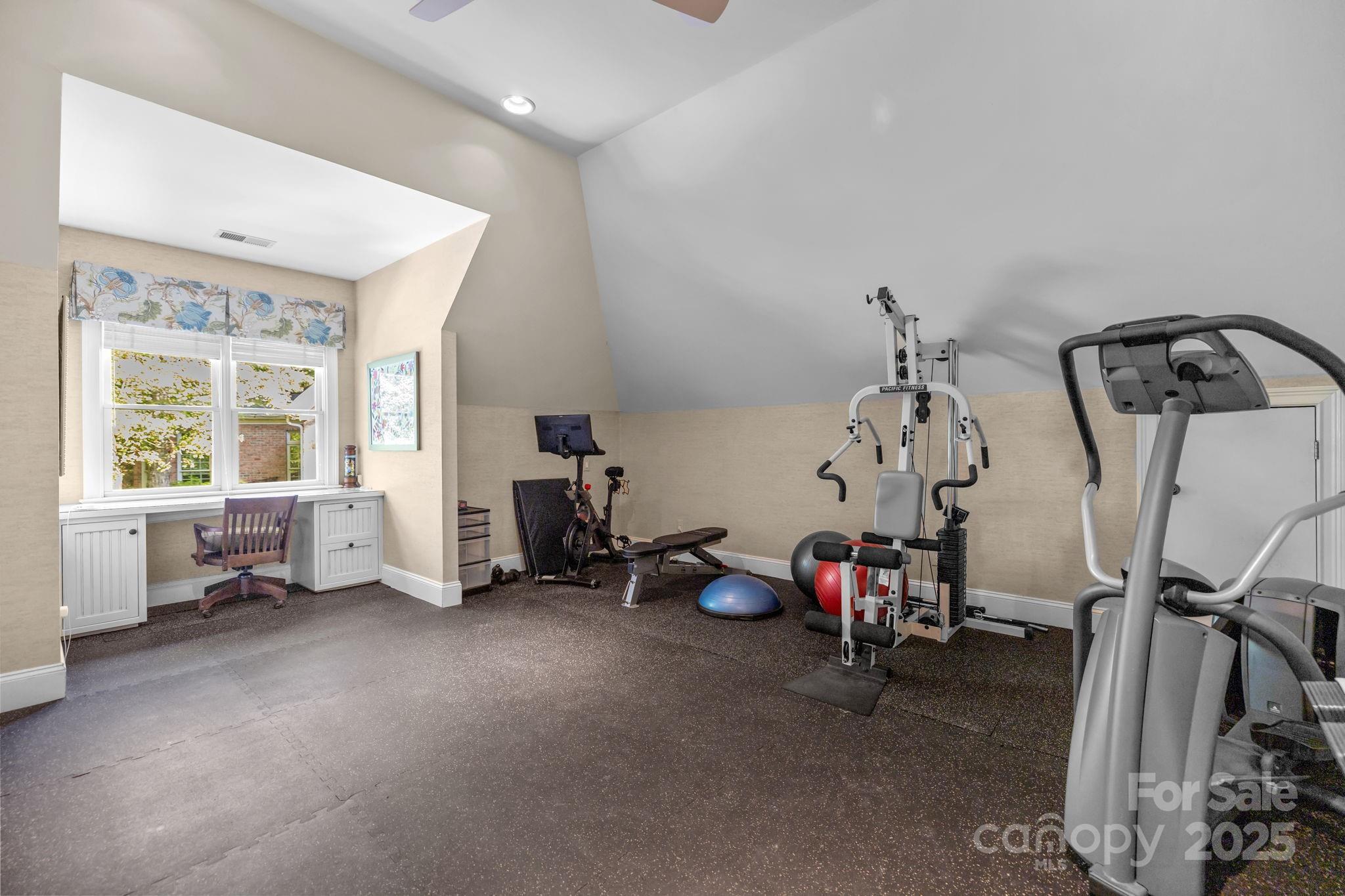 2718 Chessel Place