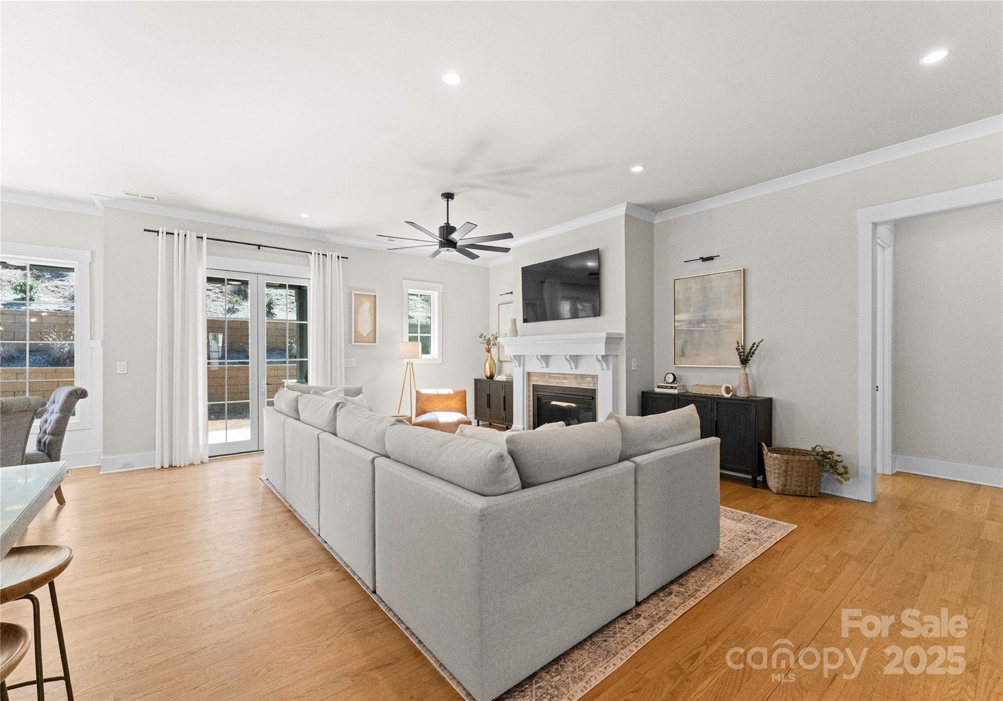 831 Naples Drive