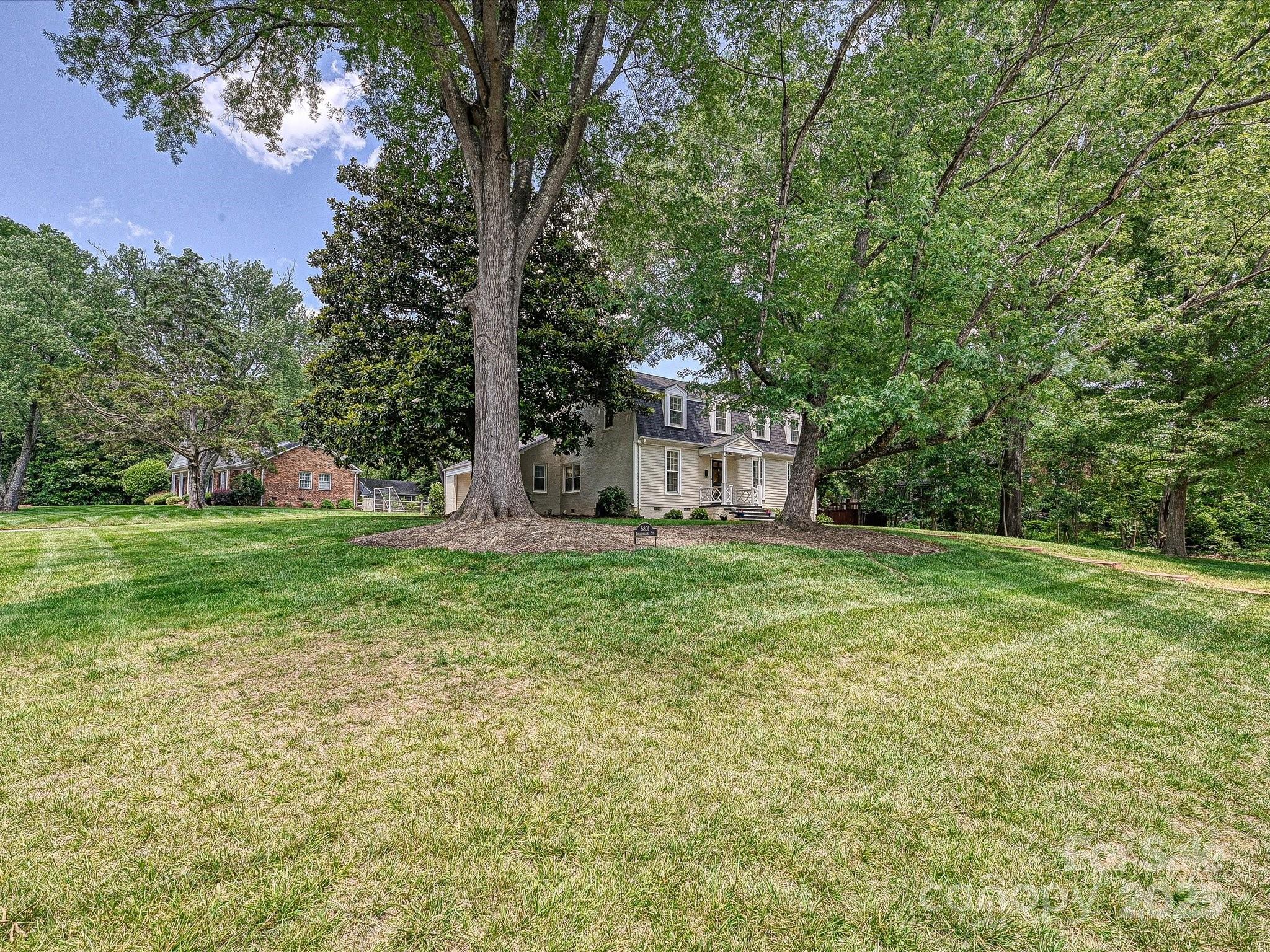 5801 Bellechasse Street