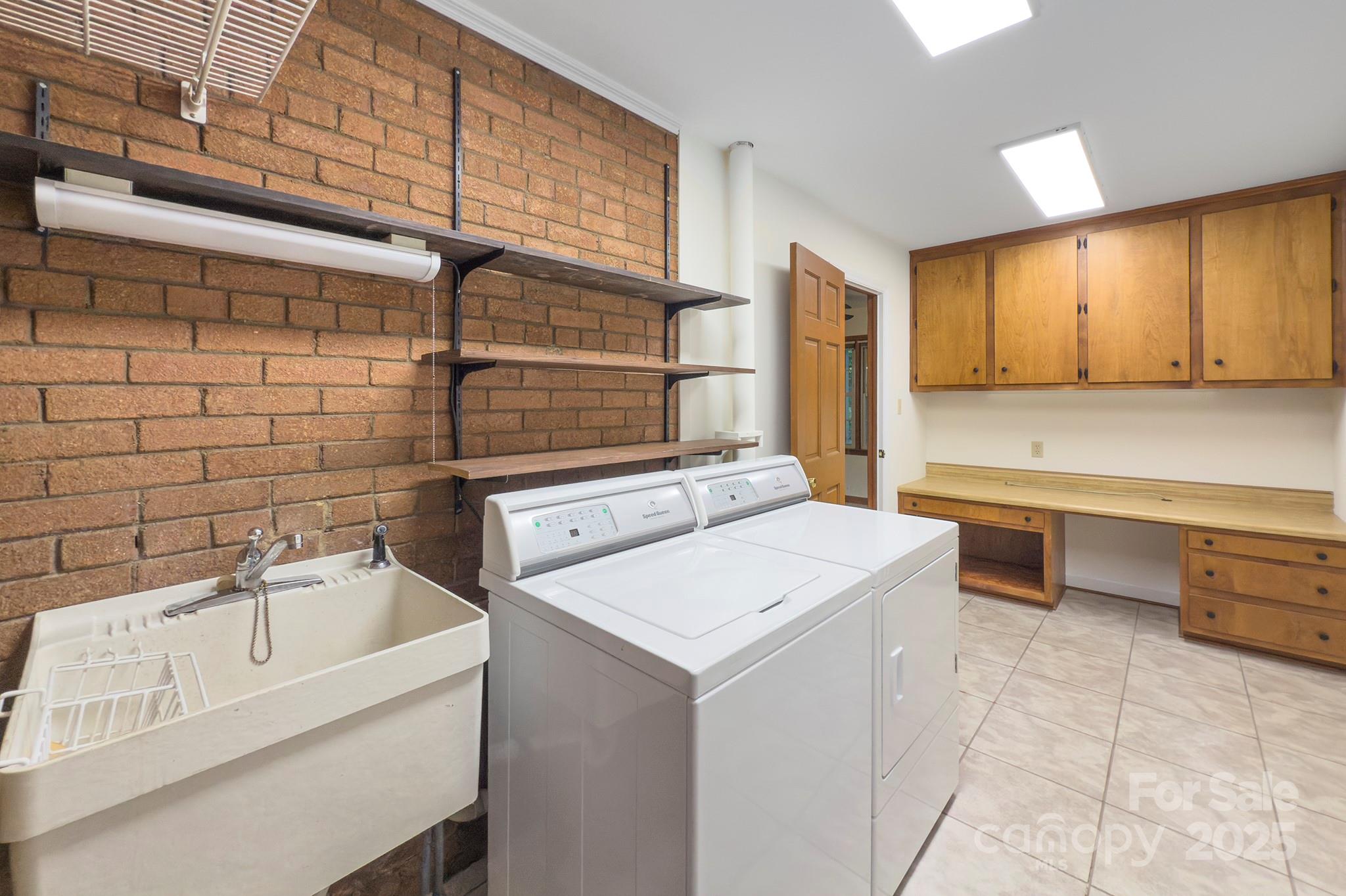 2825 Spring Valley Road