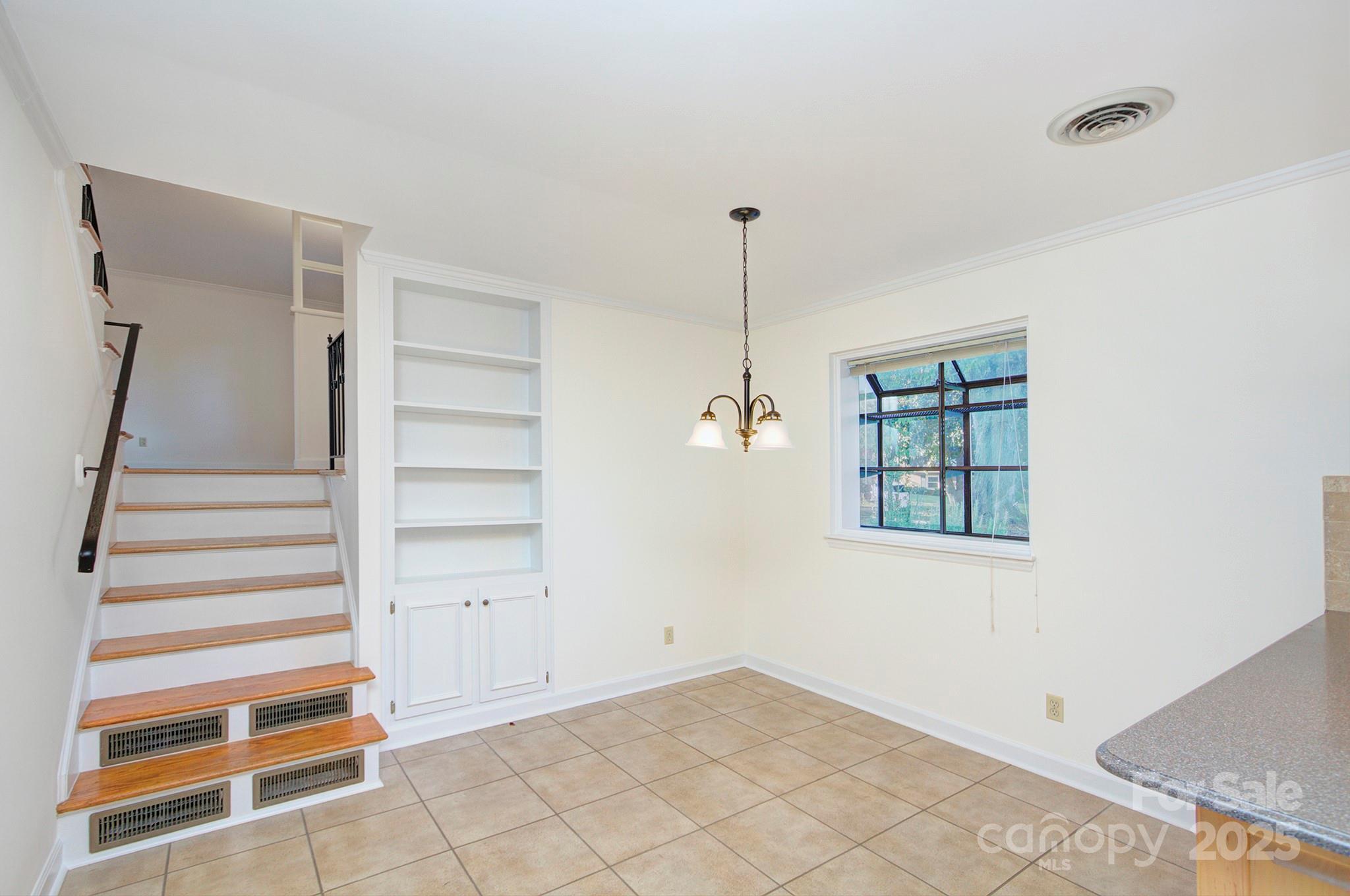 2825 Spring Valley Road