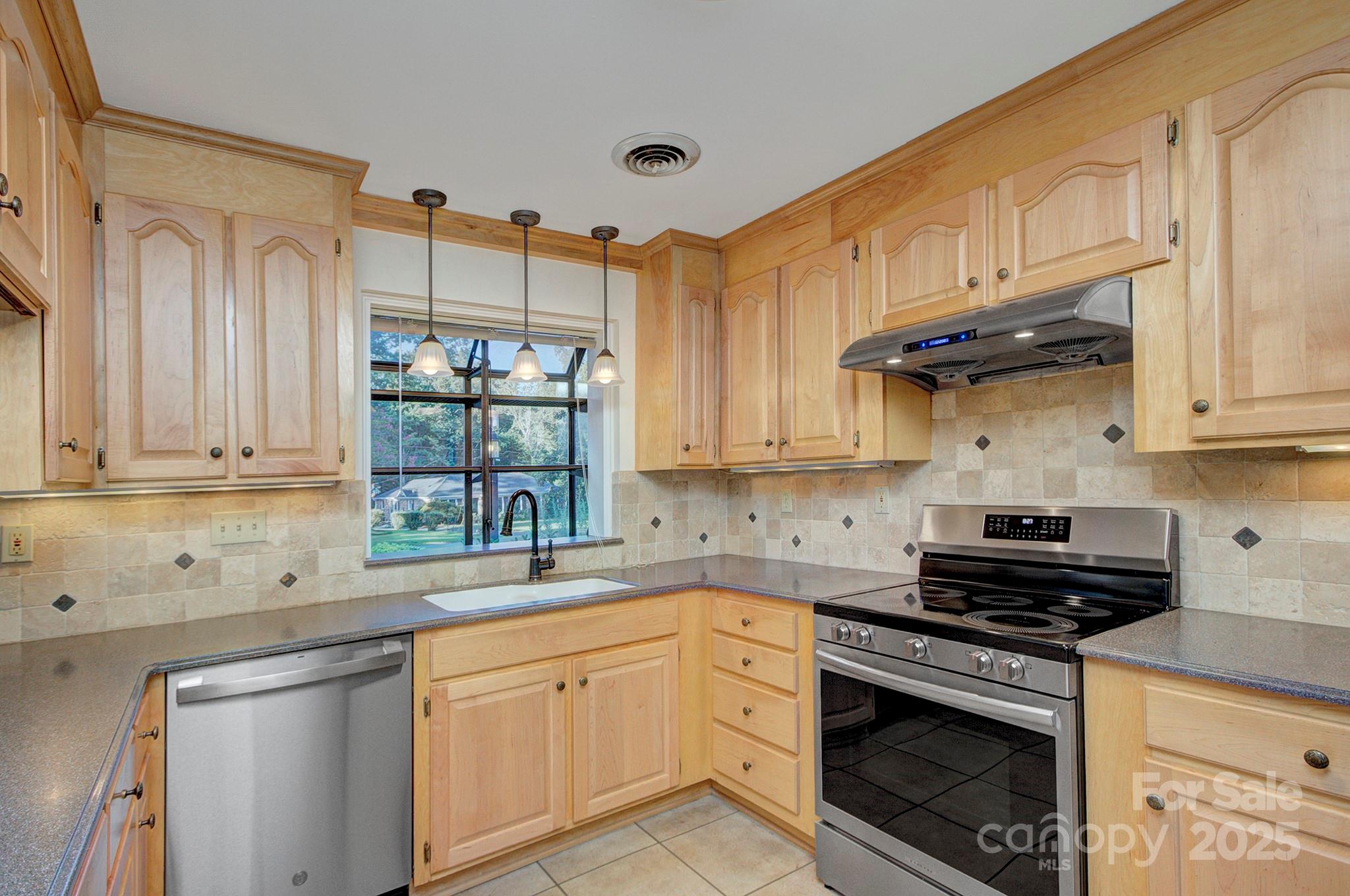 2825 Spring Valley Road