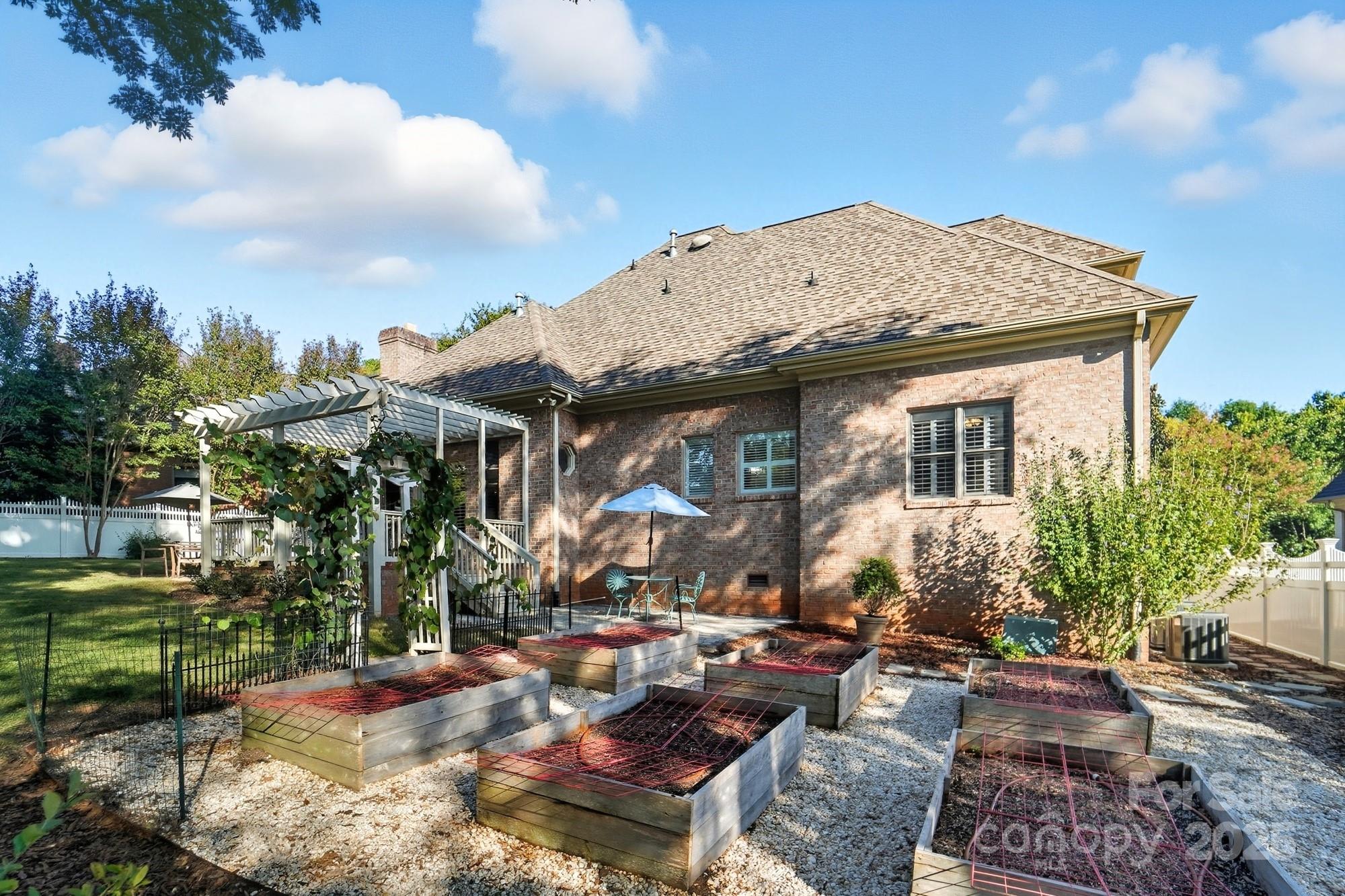 6768 Lynrose Court