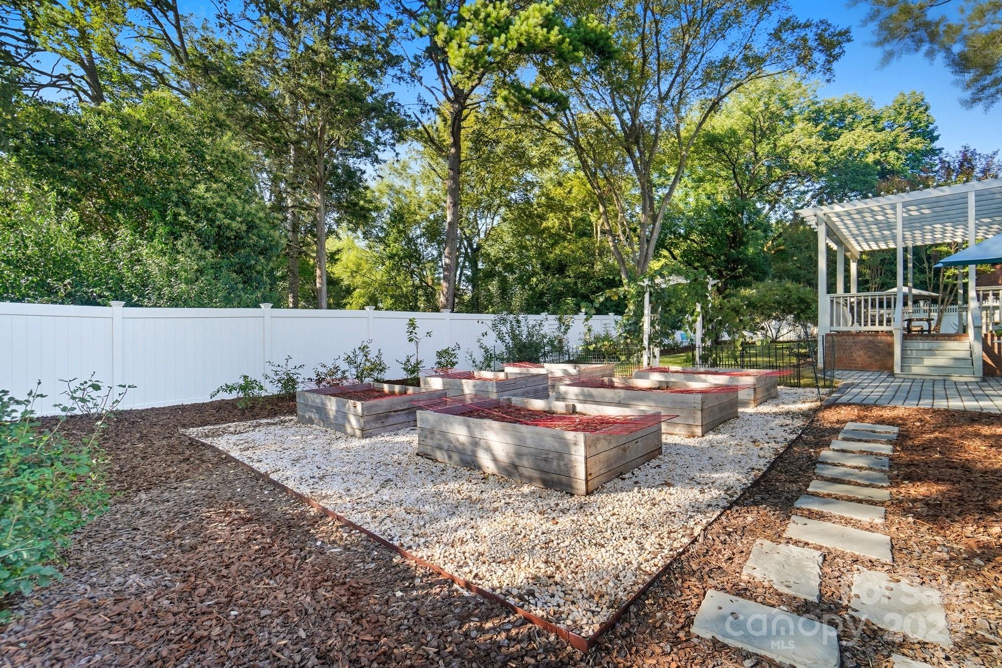 6768 Lynrose Court