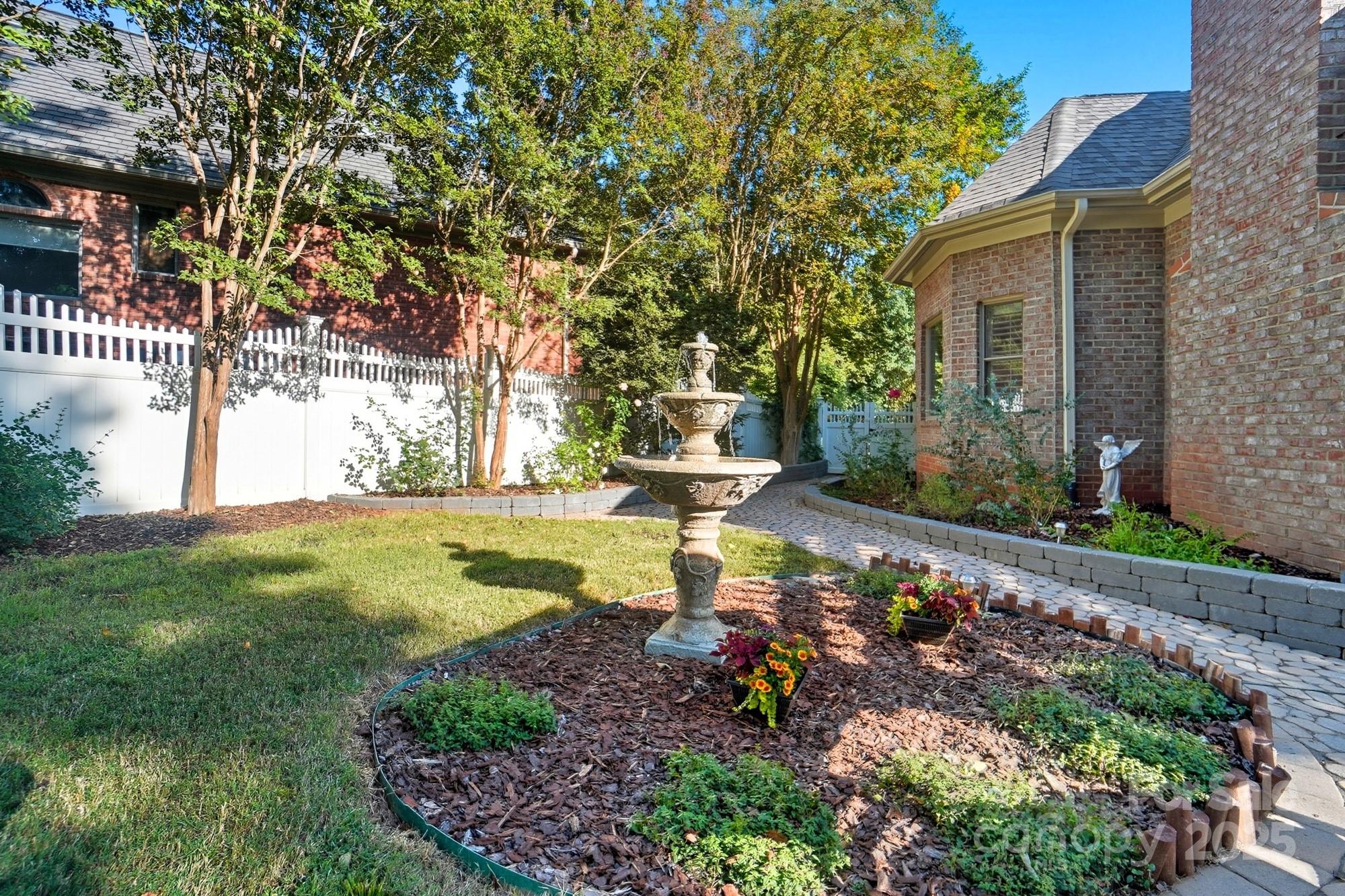 6768 Lynrose Court