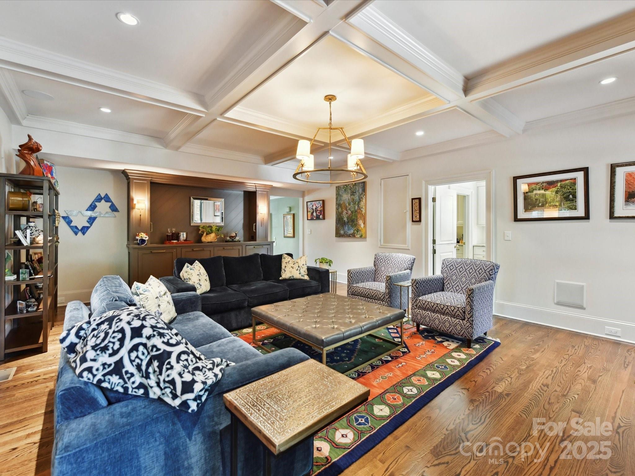 2526 Sherwood Avenue