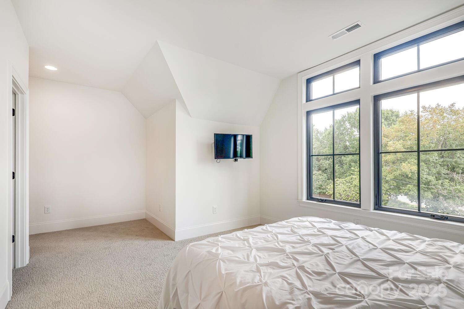 5511 Fairview Road