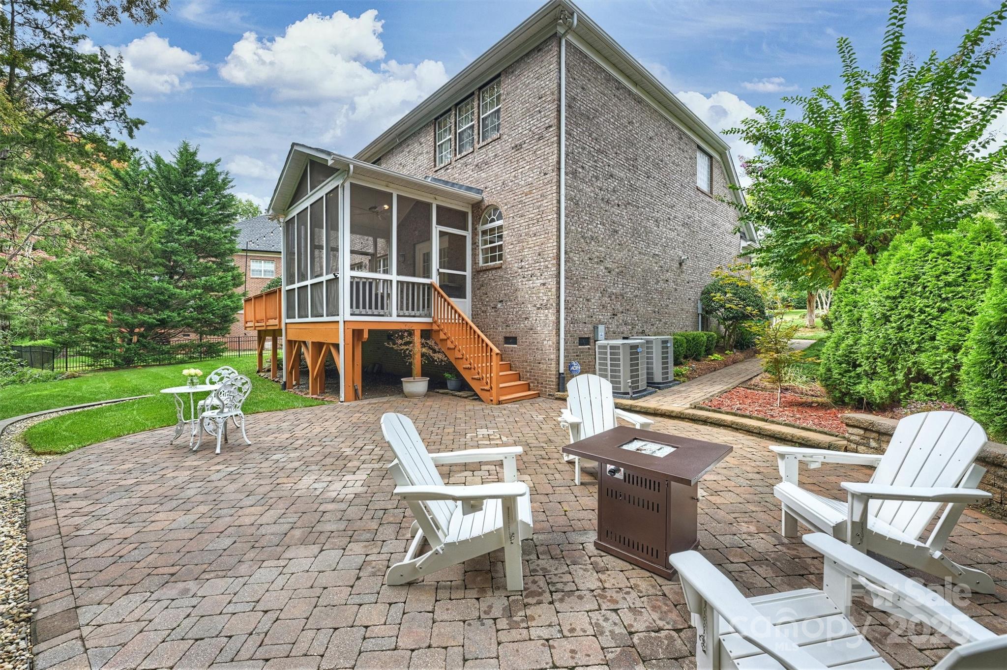 10421 Sundance Court