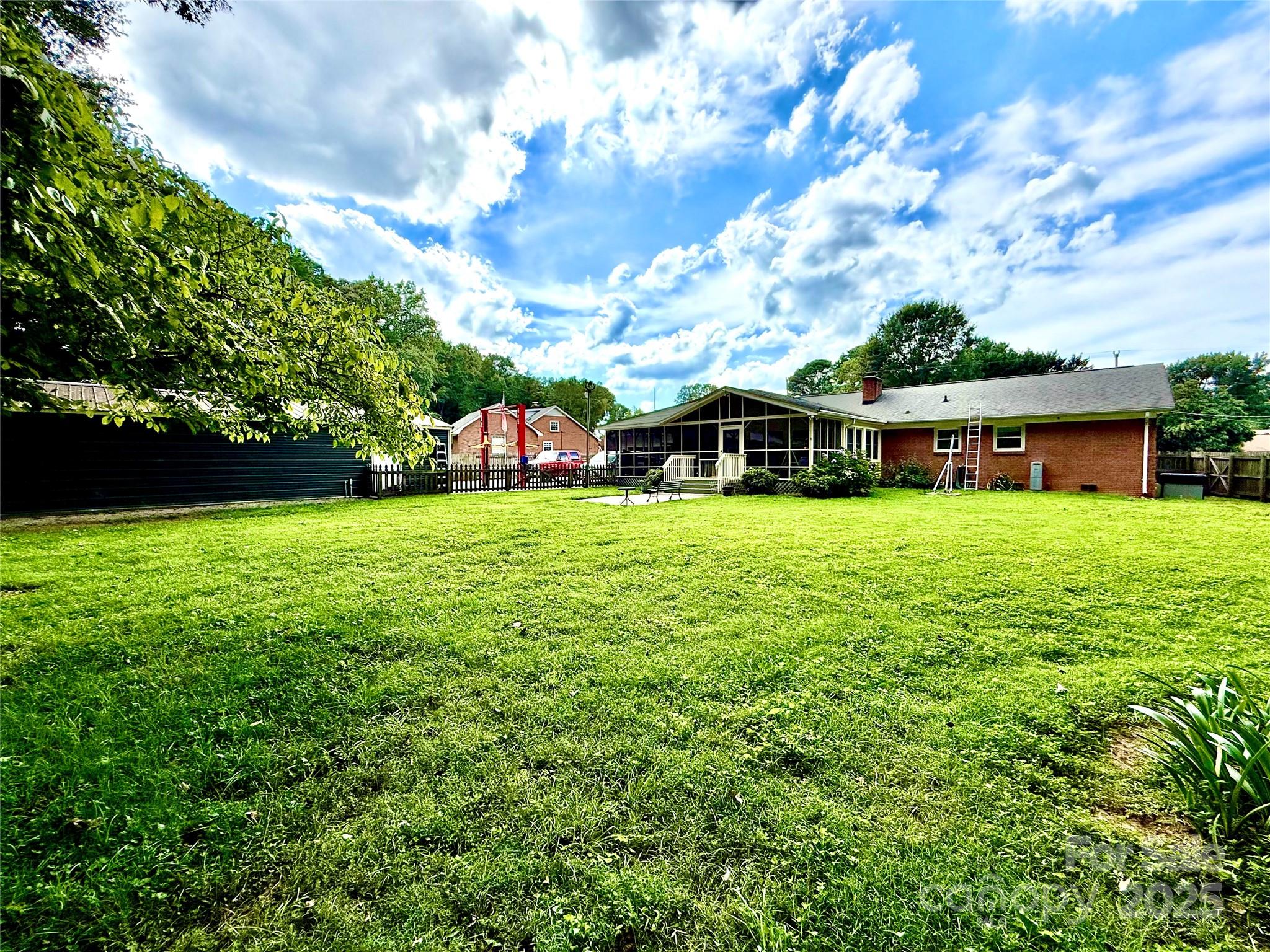 7632 Rolling Hill Road