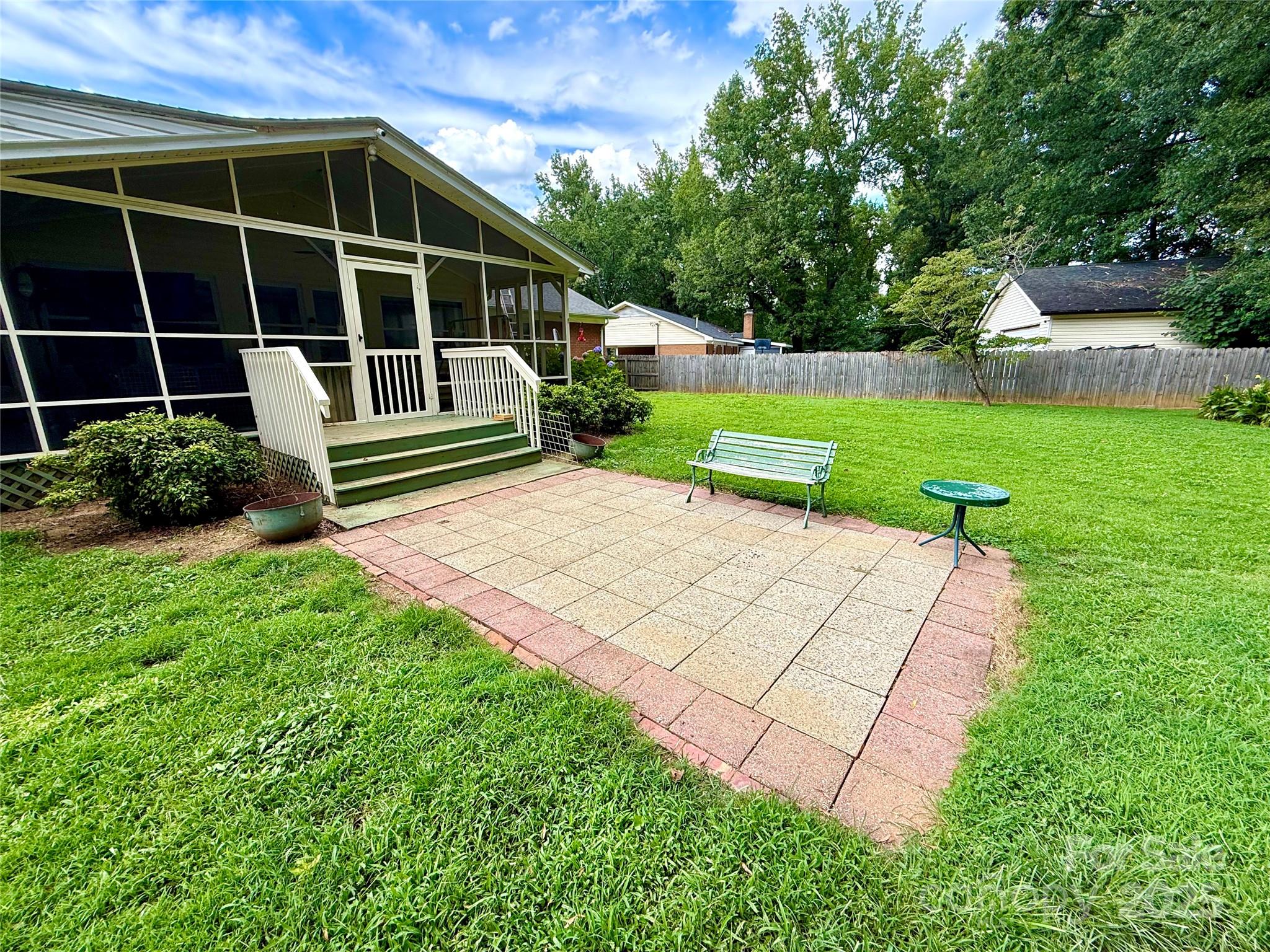 7632 Rolling Hill Road