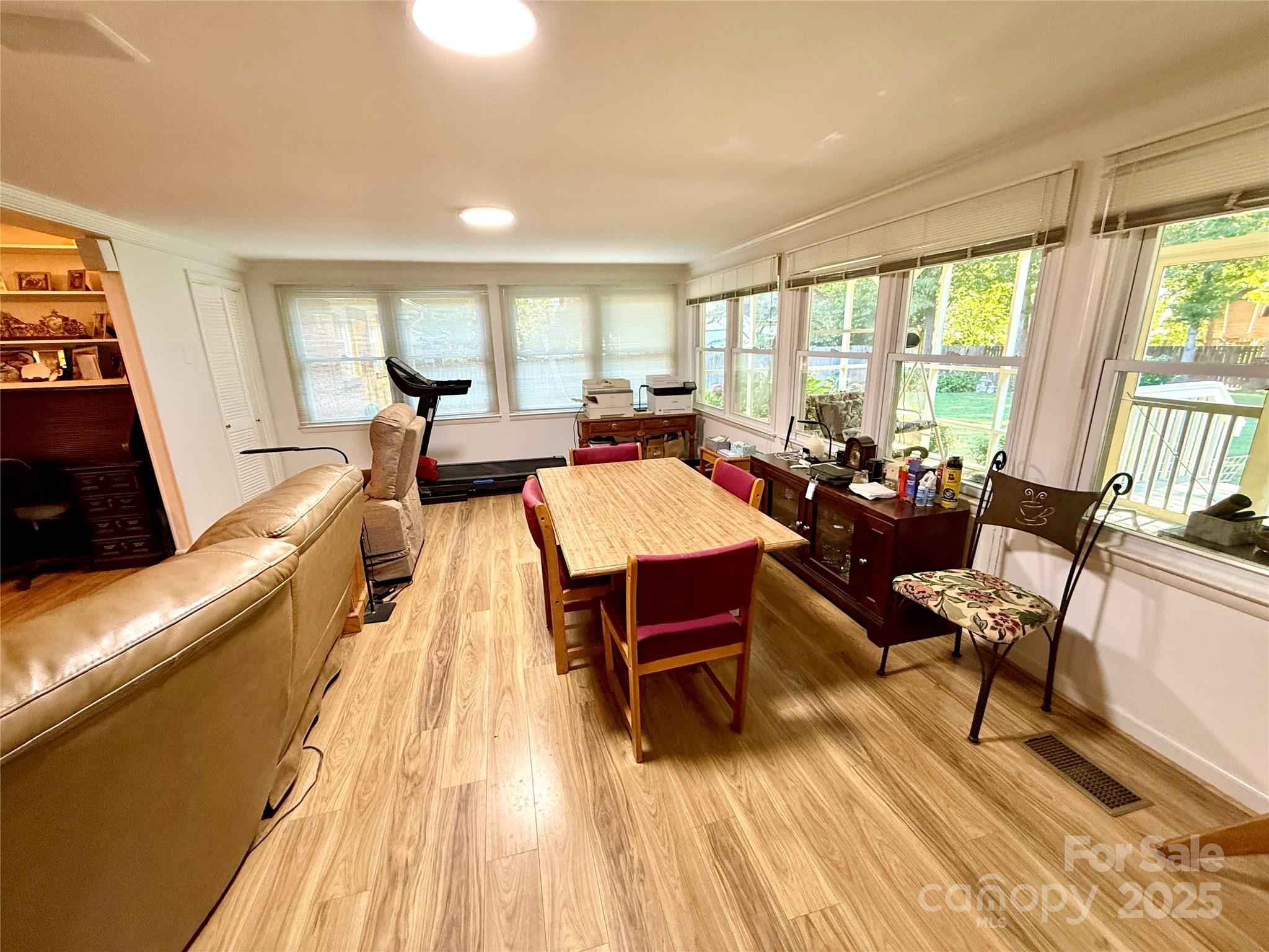 7632 Rolling Hill Road