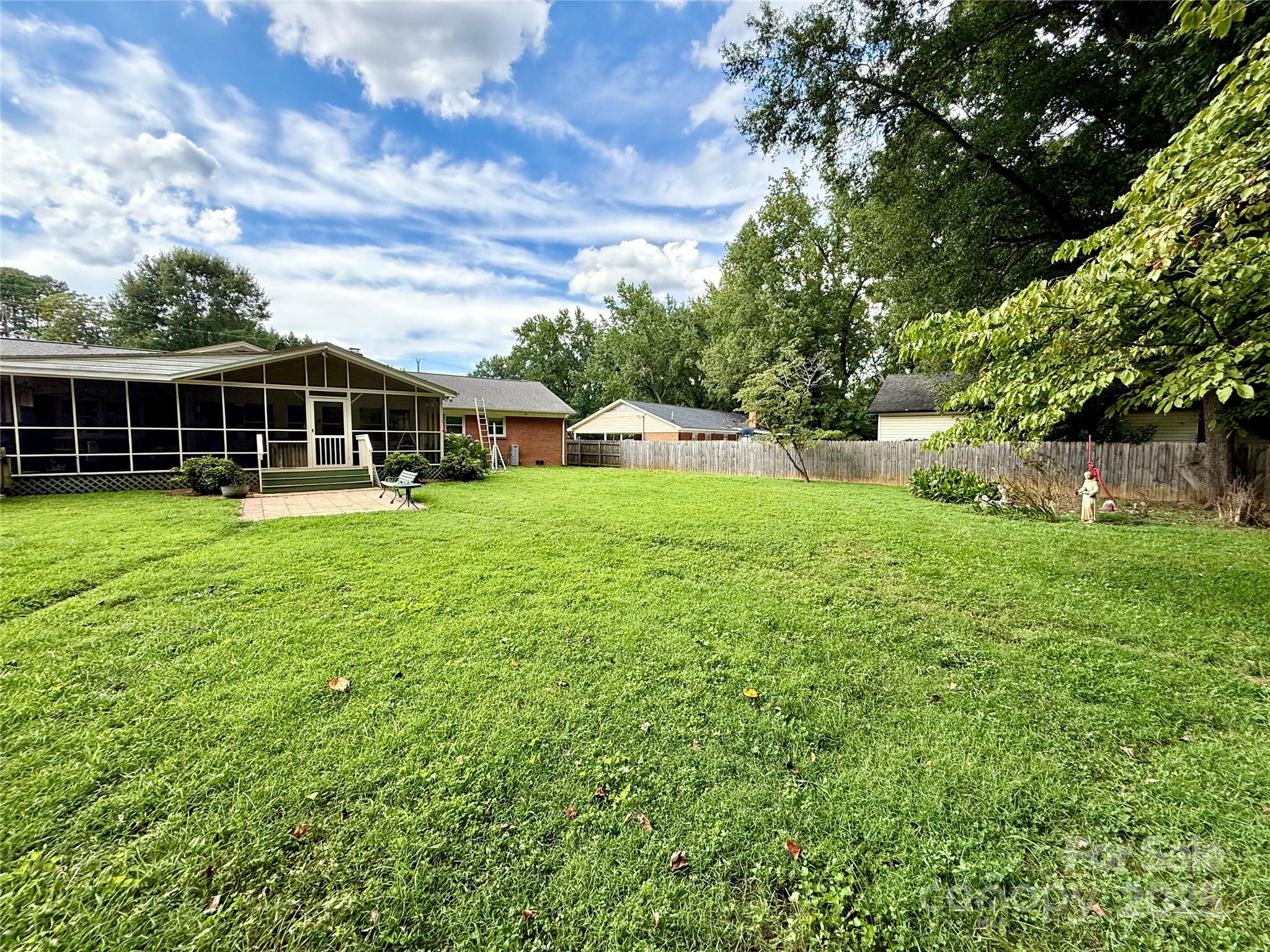 7632 Rolling Hill Road