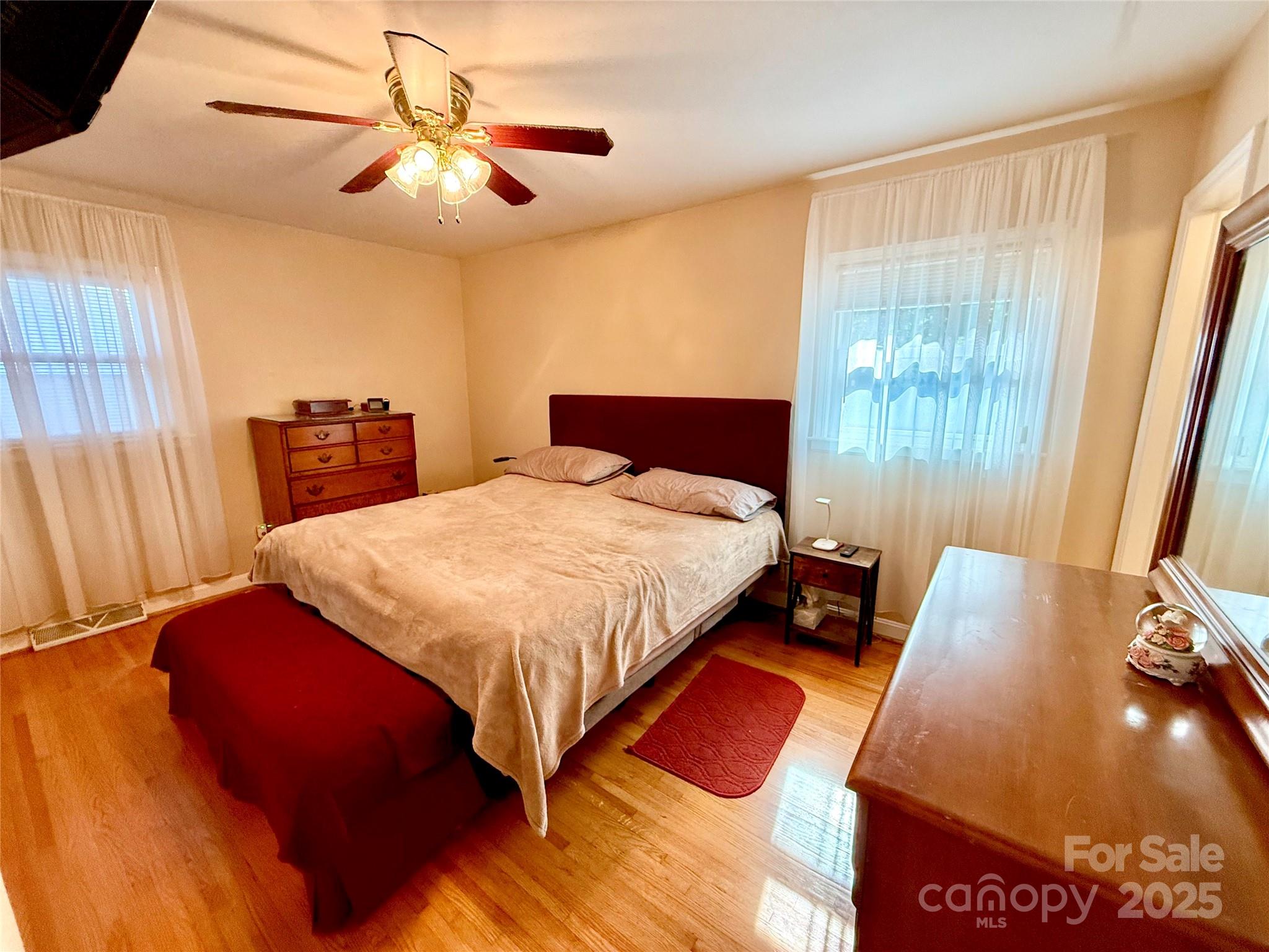 7632 Rolling Hill Road