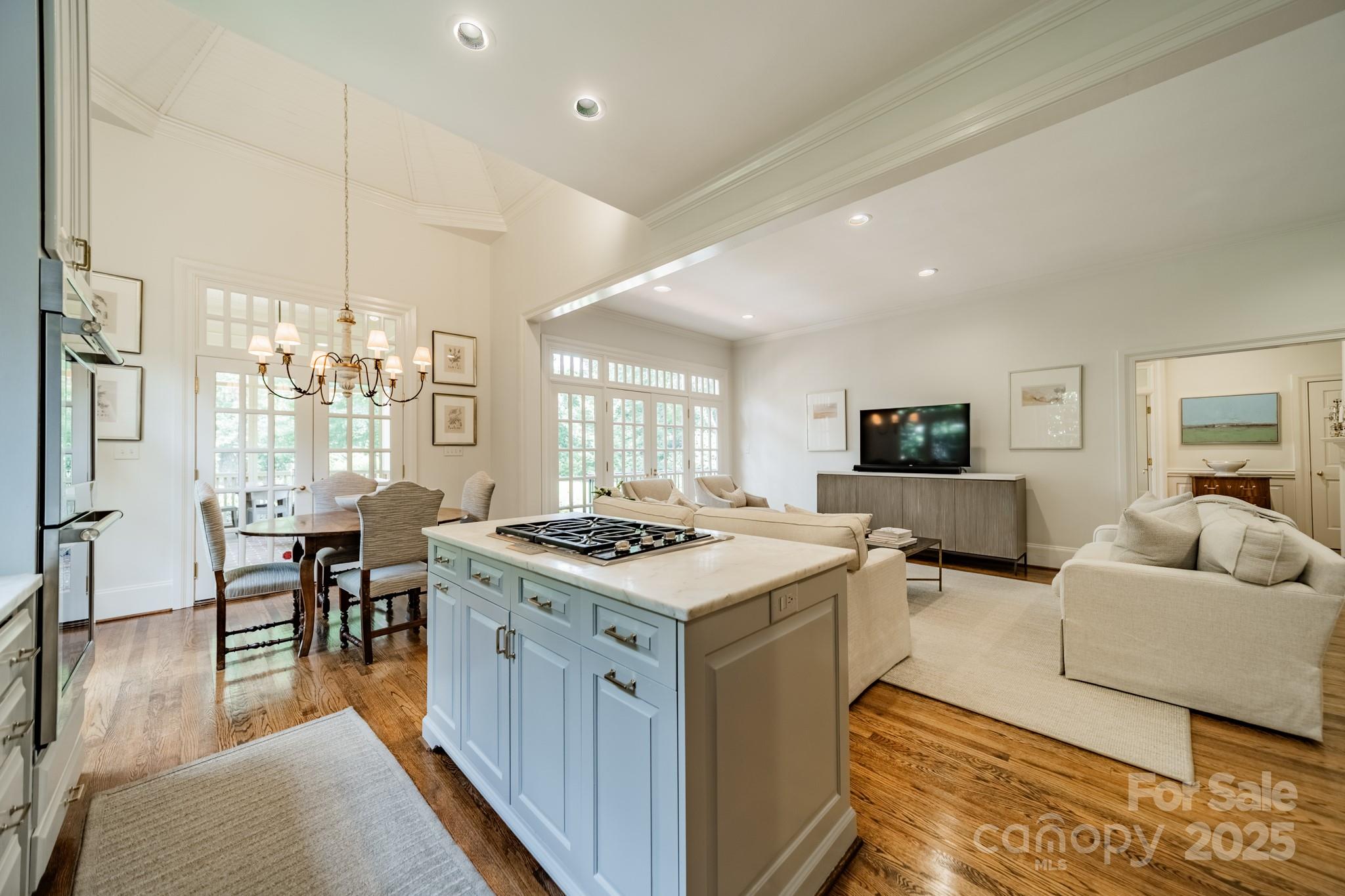 621 Hungerford Place