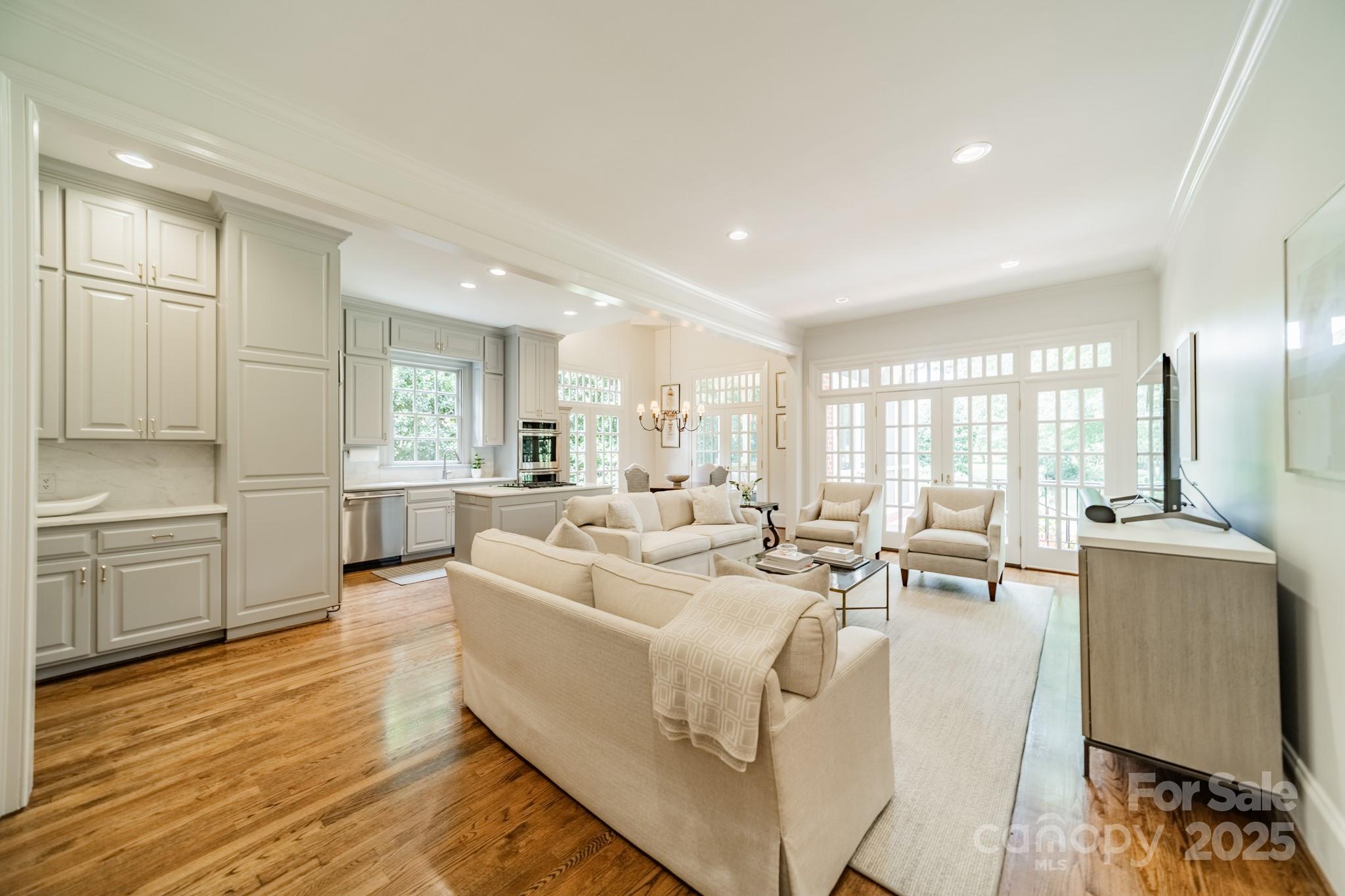 621 Hungerford Place