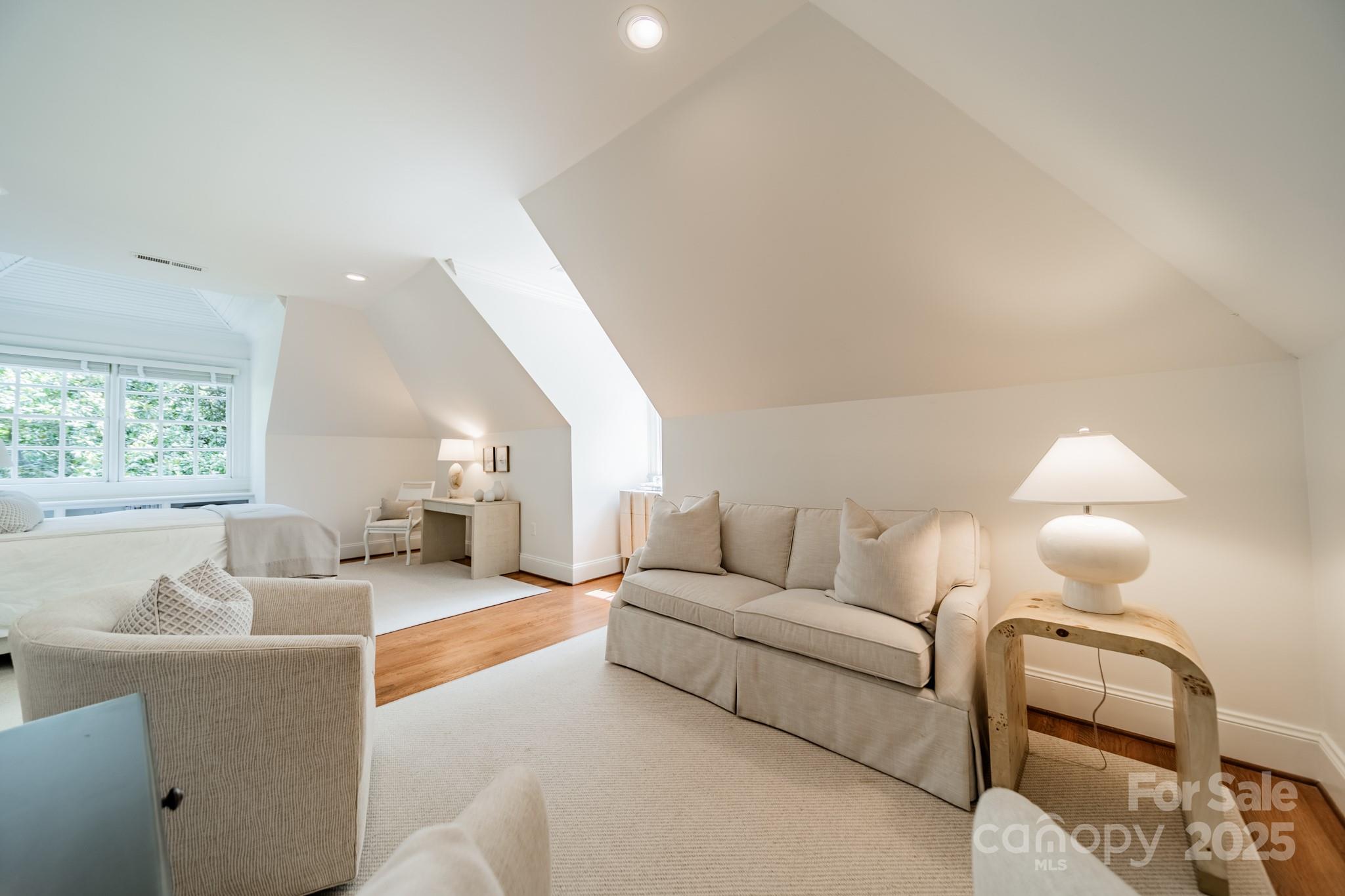 621 Hungerford Place