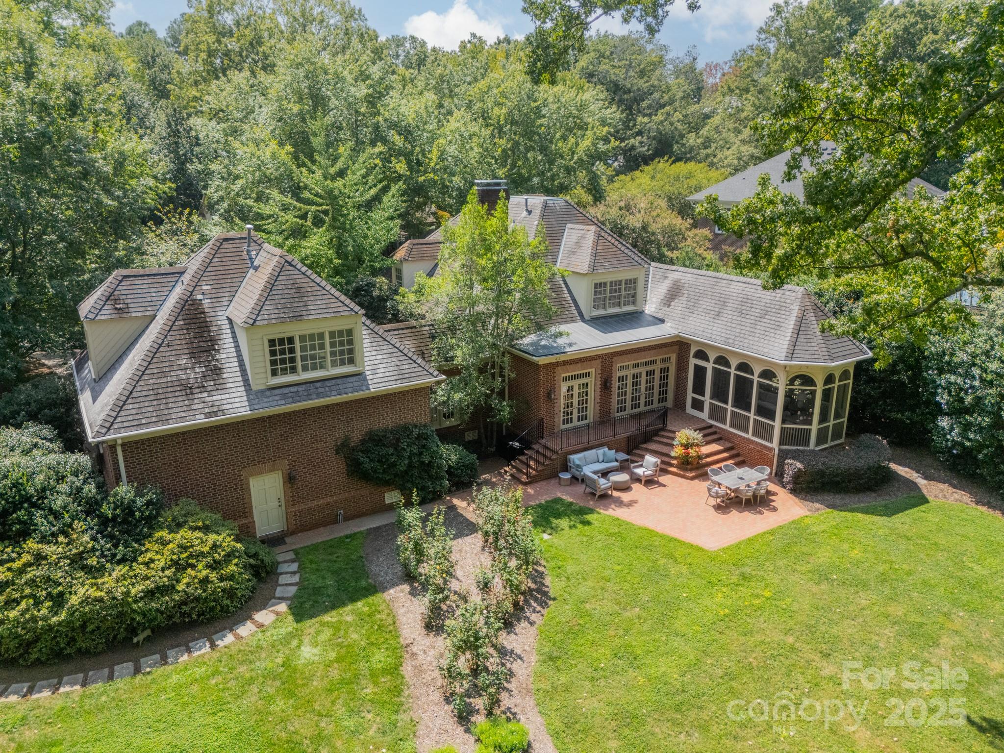 621 Hungerford Place