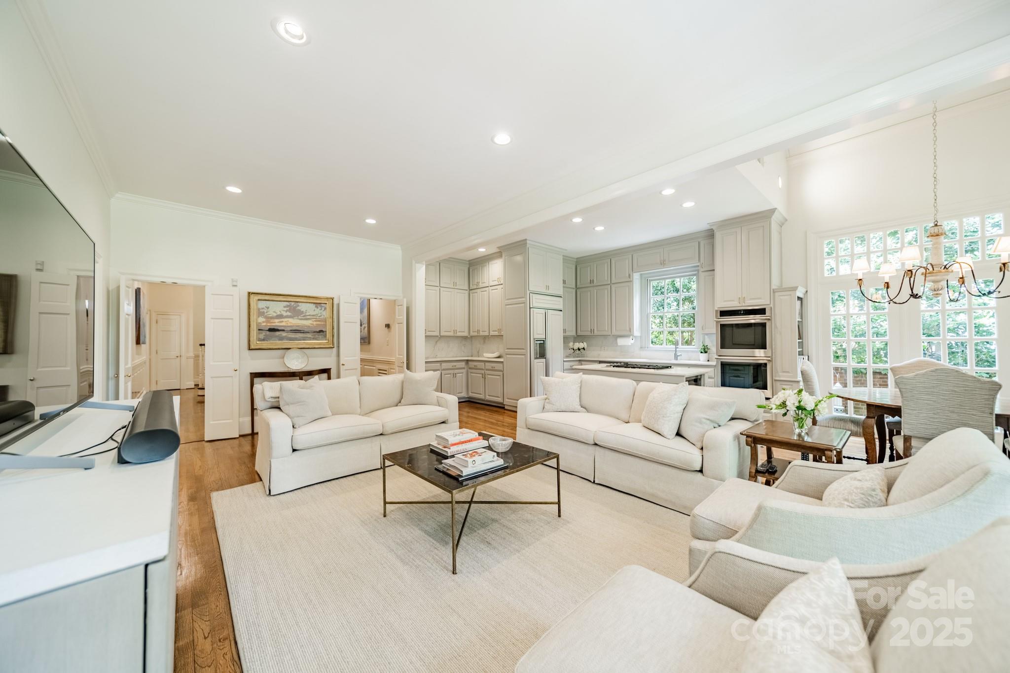 621 Hungerford Place
