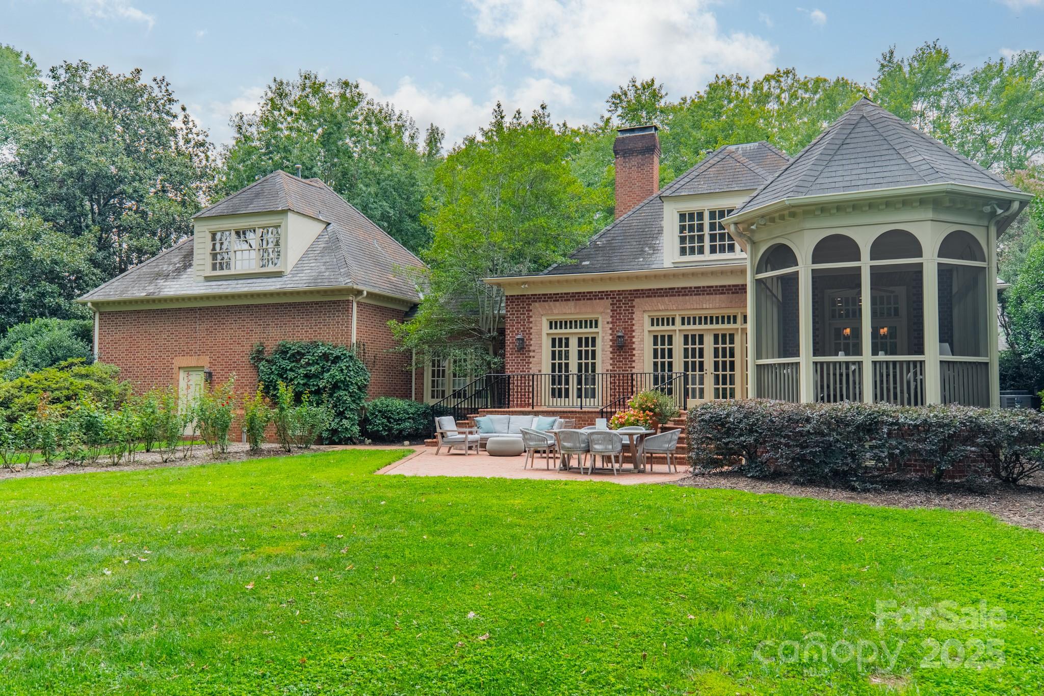 621 Hungerford Place
