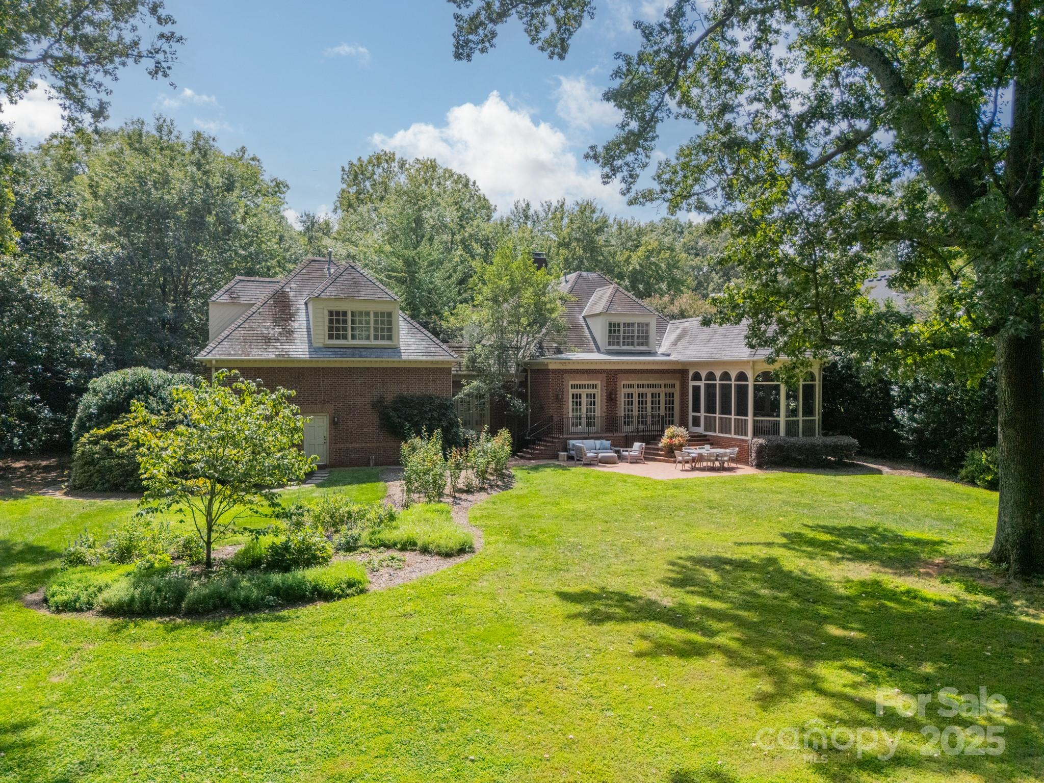 621 Hungerford Place