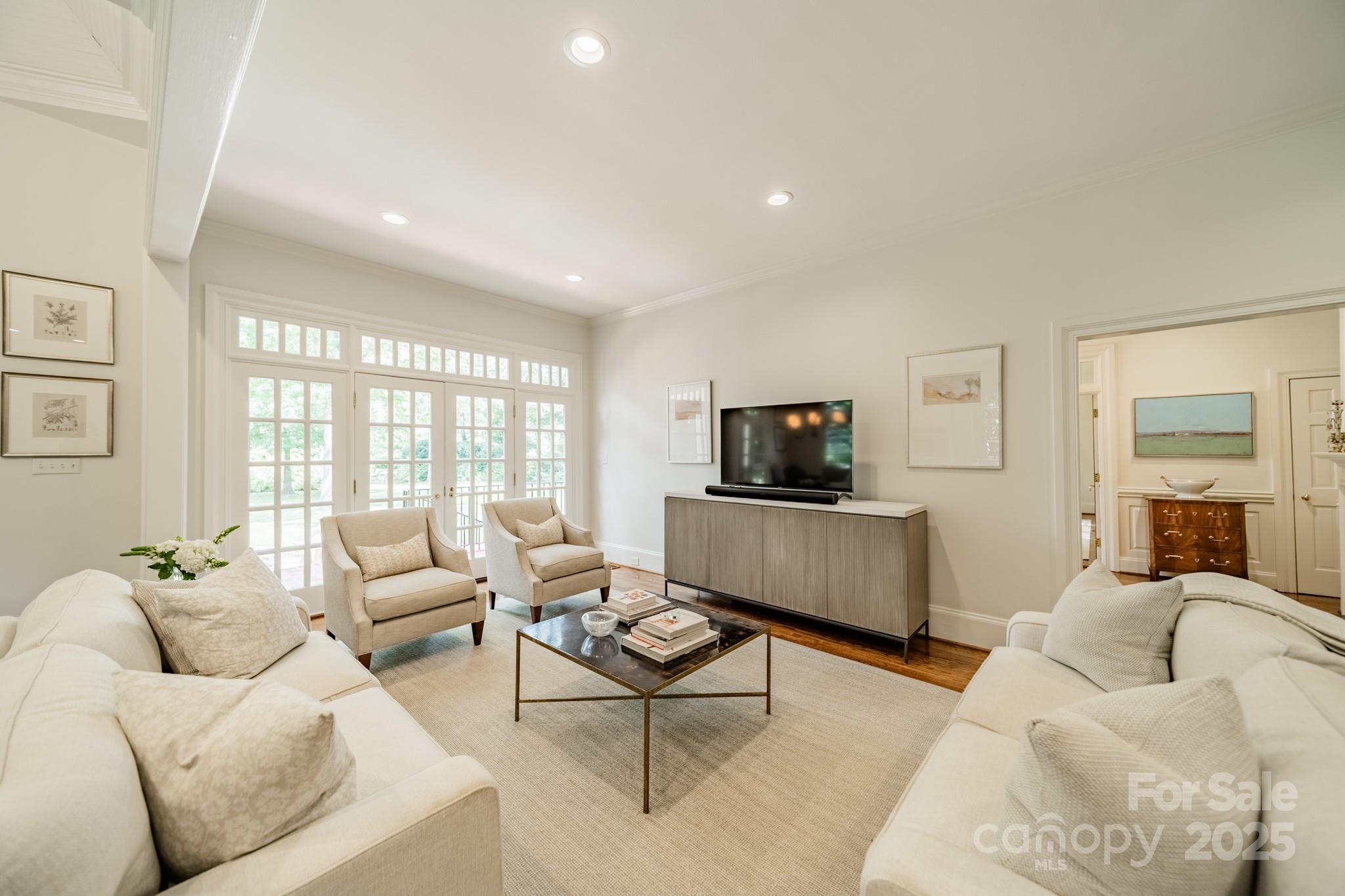 621 Hungerford Place
