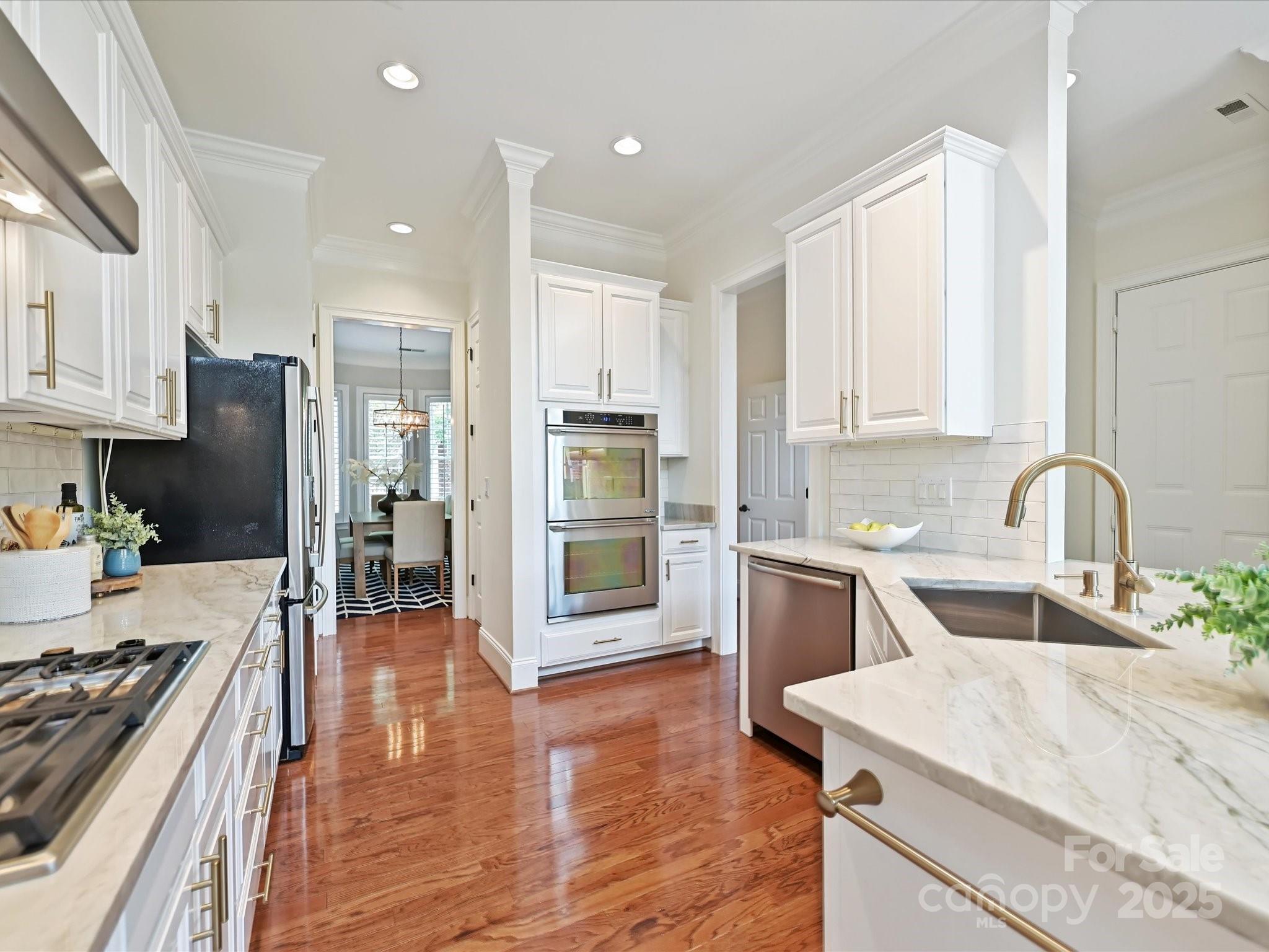 6708 Louisburg Square Lane