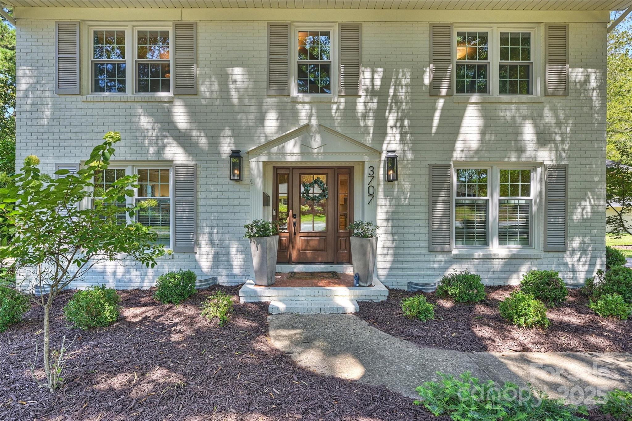 3707 Sulkirk Road