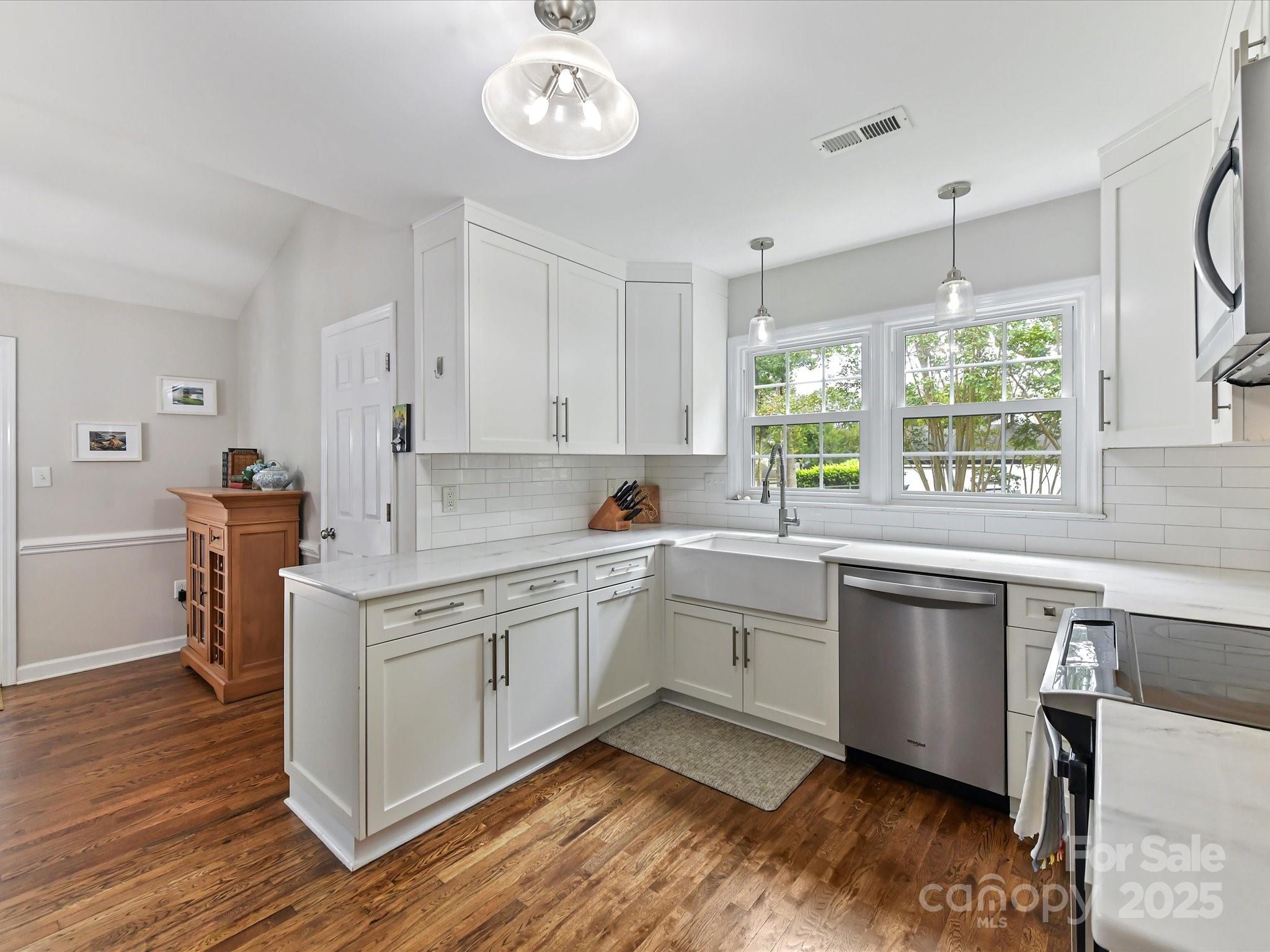 4941 Virginian Lane