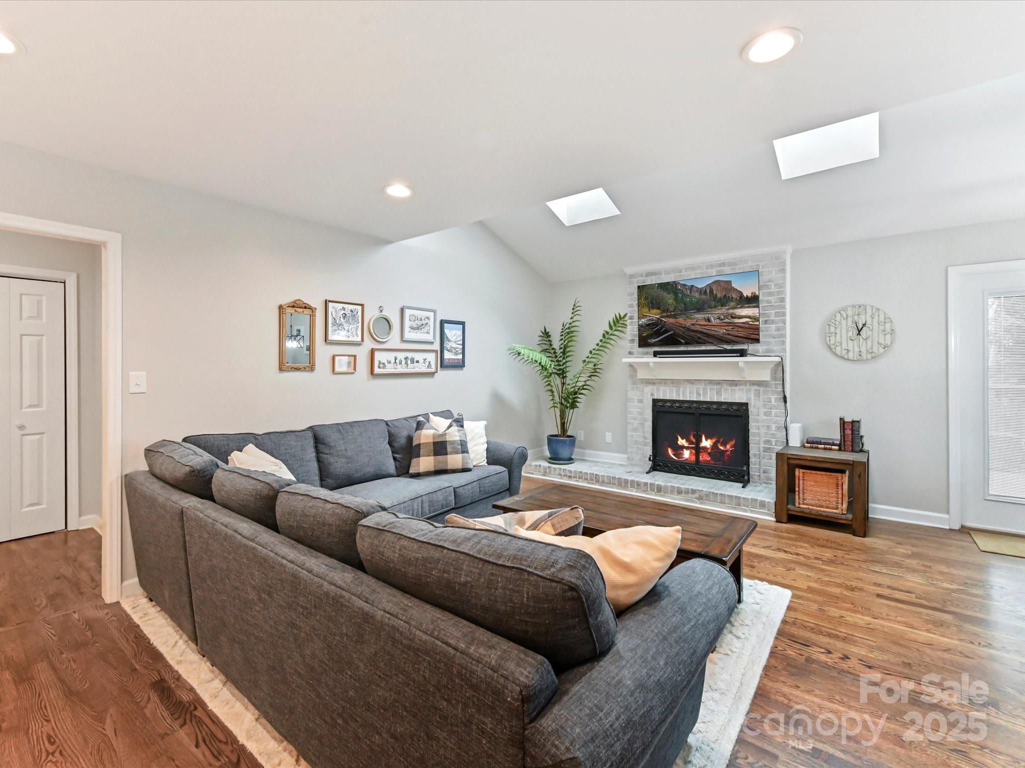 4941 Virginian Lane