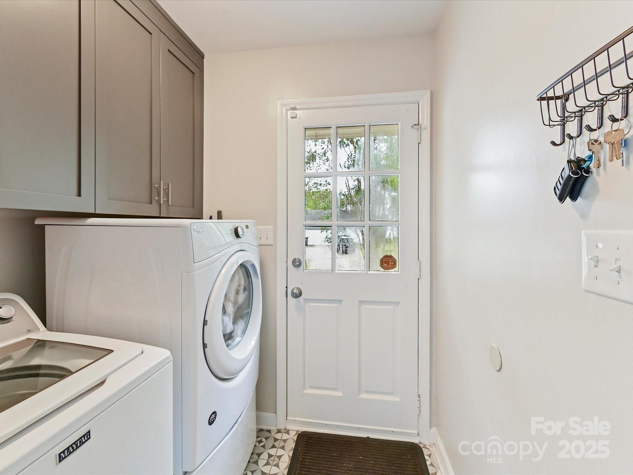 4941 Virginian Lane