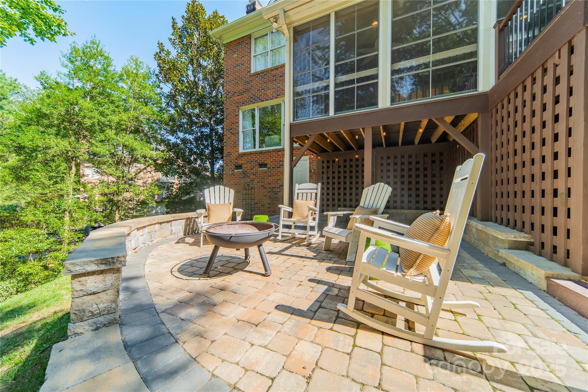 2424 Honey Creek Lane