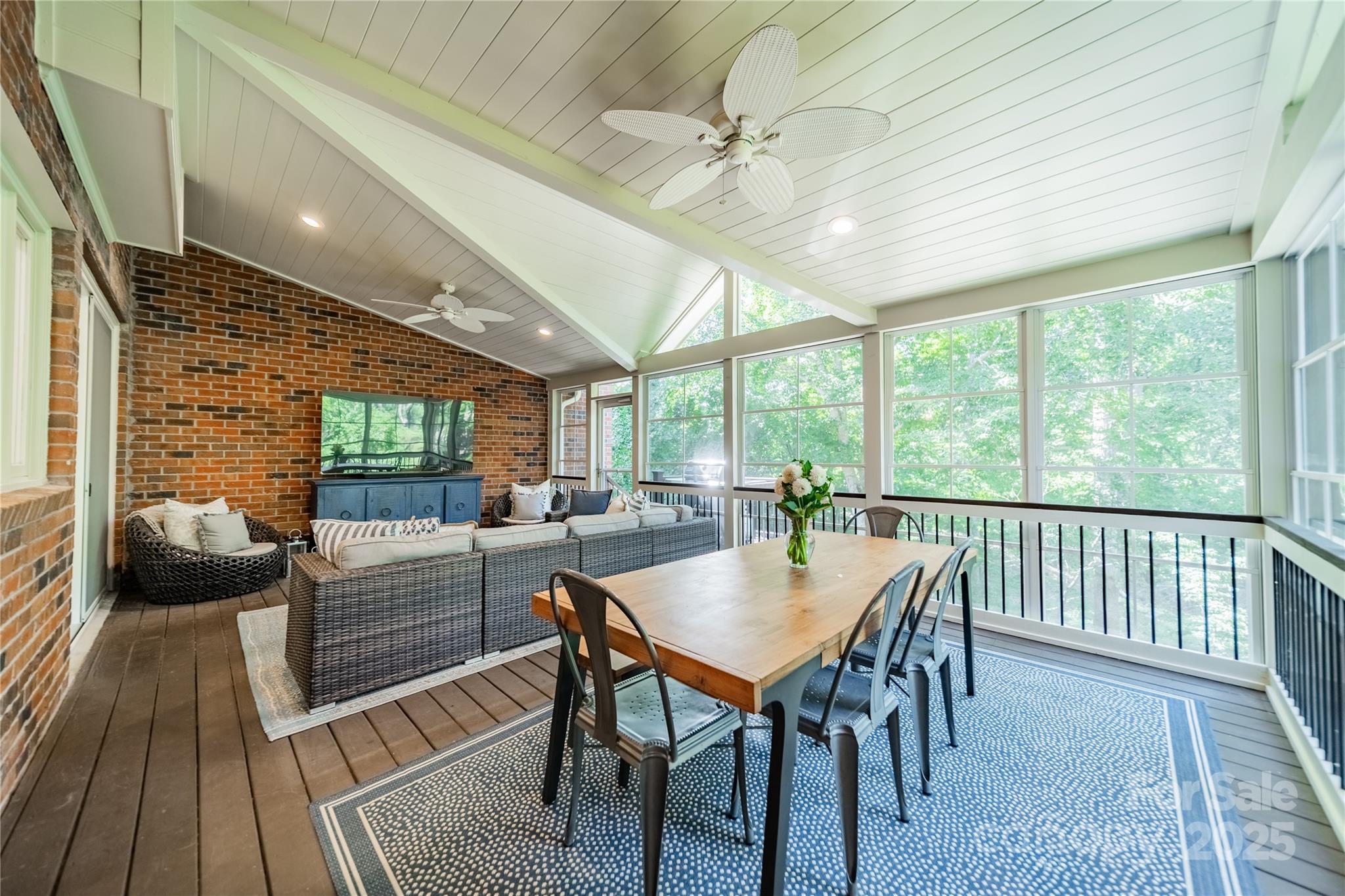 2424 Honey Creek Lane