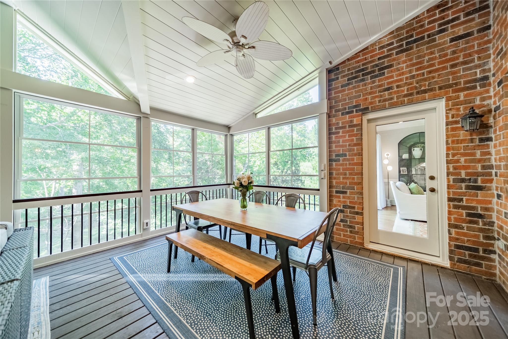 2424 Honey Creek Lane